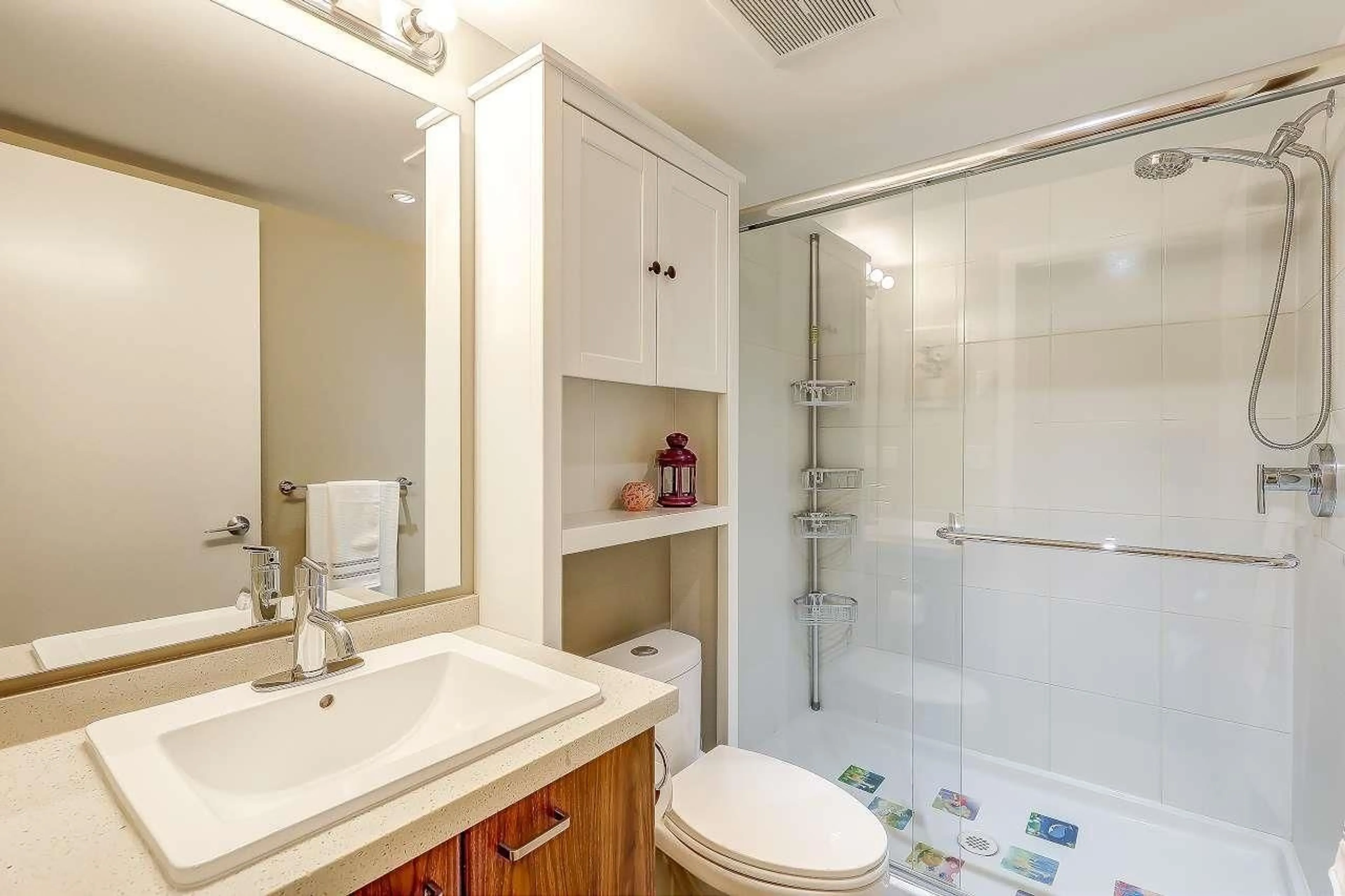 Standard bathroom, ceramic/tile floor for 40 - 2450 161A STREET, Surrey British Columbia V3Z8K4