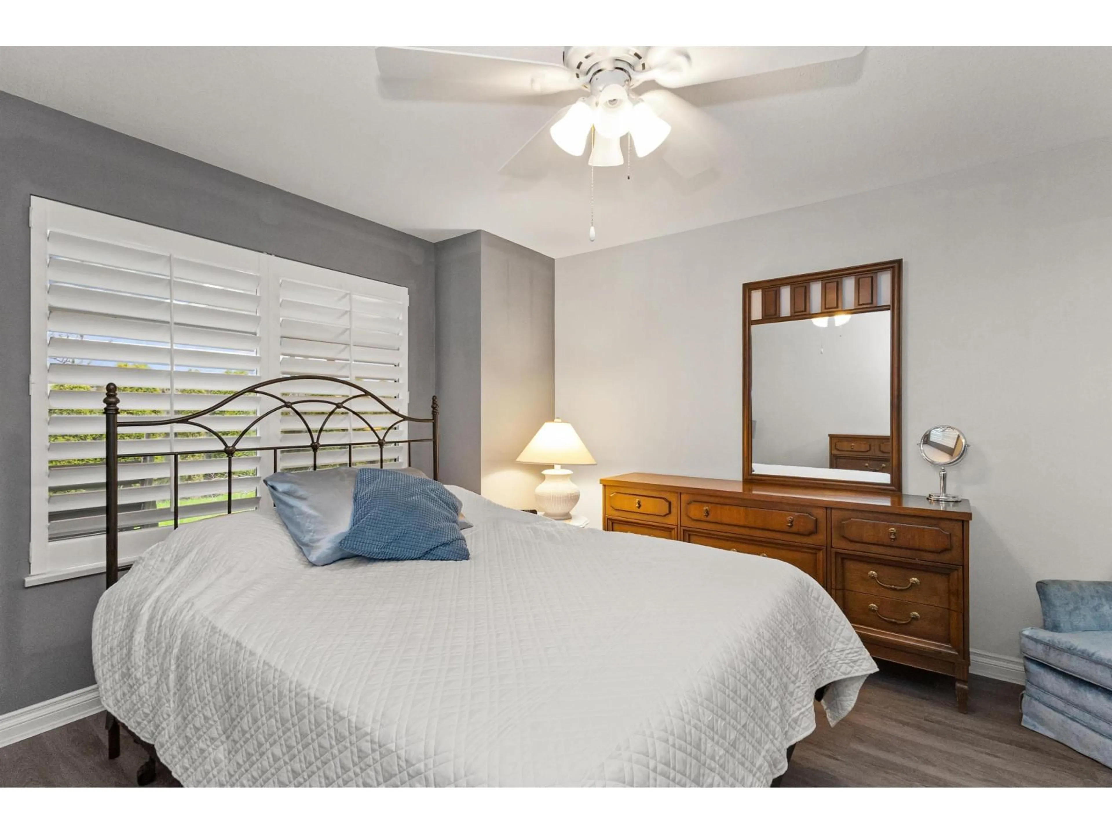 Bedroom with bed, wood/laminate floor for 49 - 19649 53RD AVENUE, Langley British Columbia V3A8C5