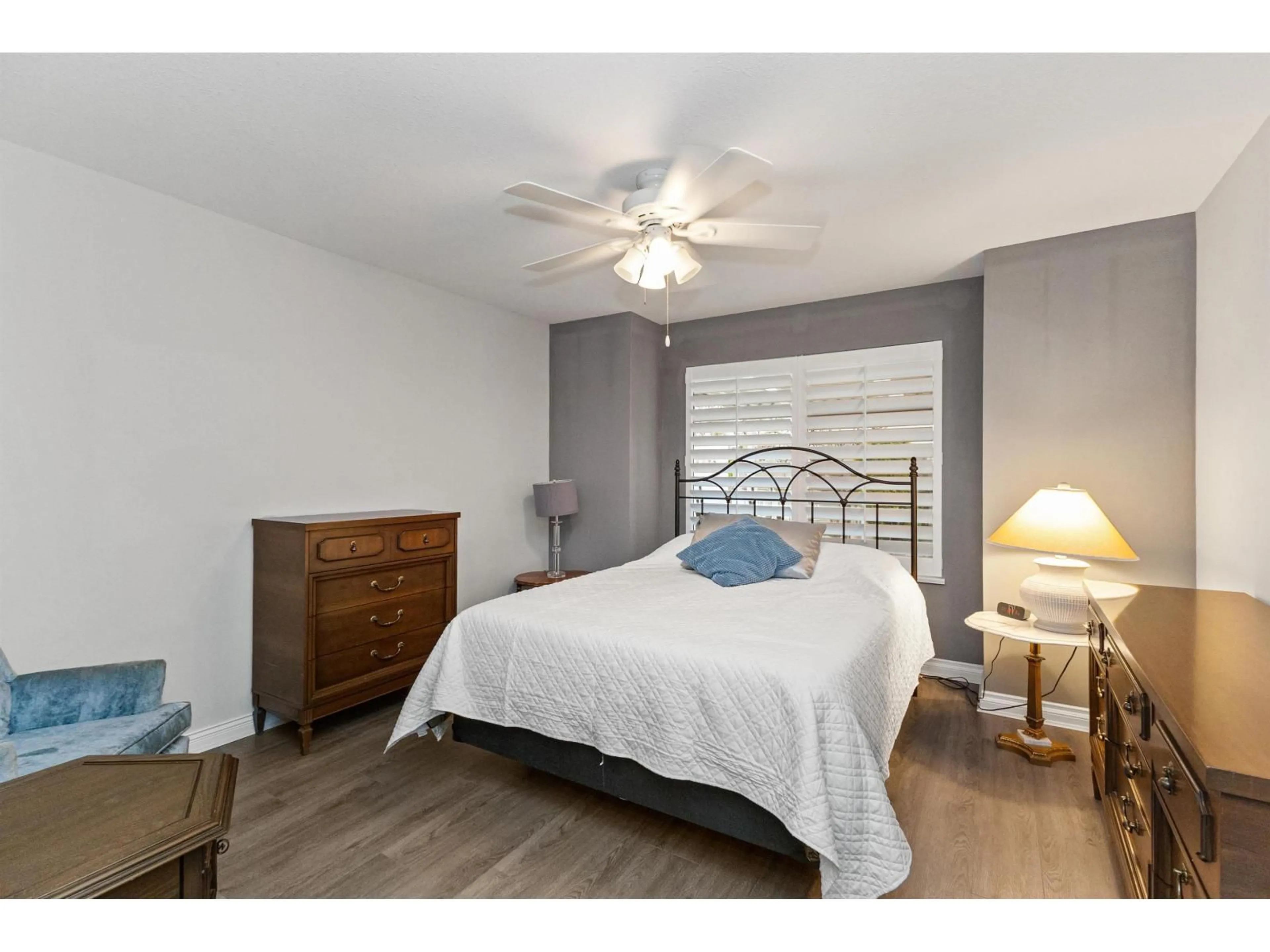 Bedroom with bed, wood/laminate floor for 49 - 19649 53RD AVENUE, Langley British Columbia V3A8C5