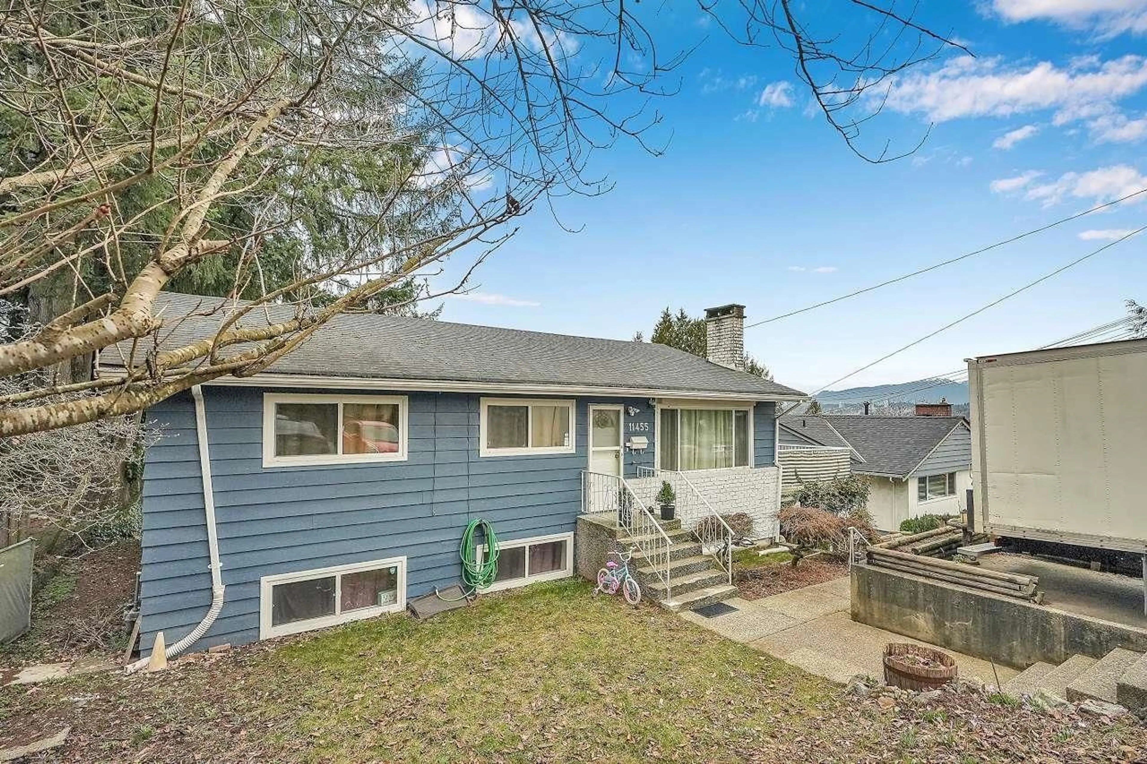 A pic from outside/outdoor area/front of a property/back of a property/a pic from drone, street for 11455 139A STREET, Surrey British Columbia V3R3E9