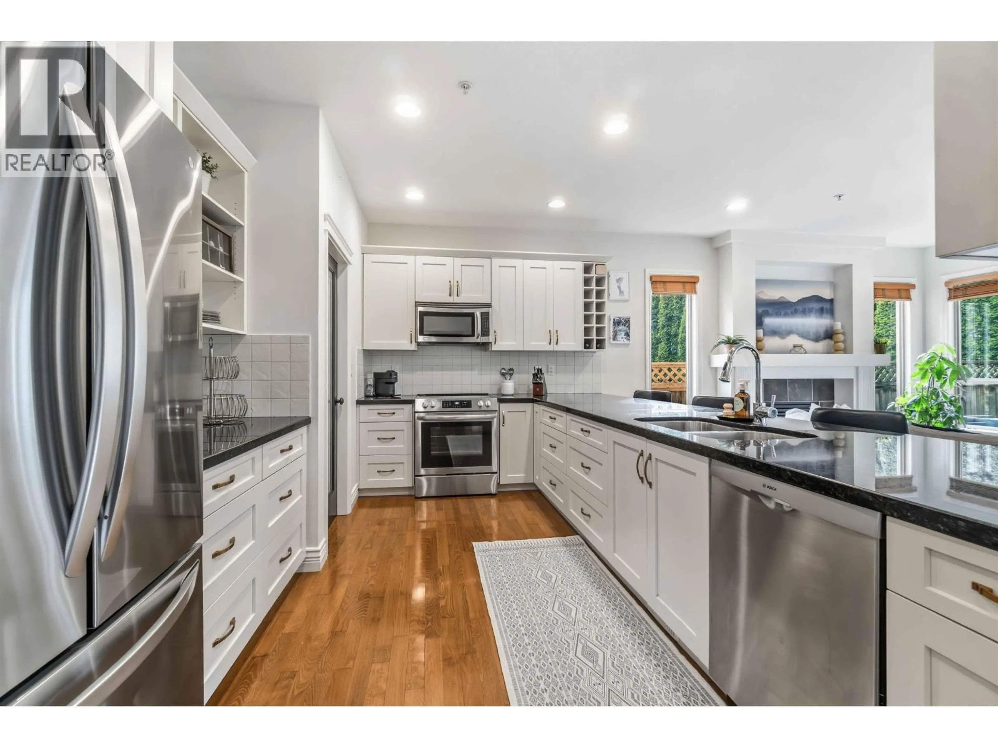 Open concept kitchen, unknown for 864 VEDDER PLACE, Port Coquitlam British Columbia V3B8G4