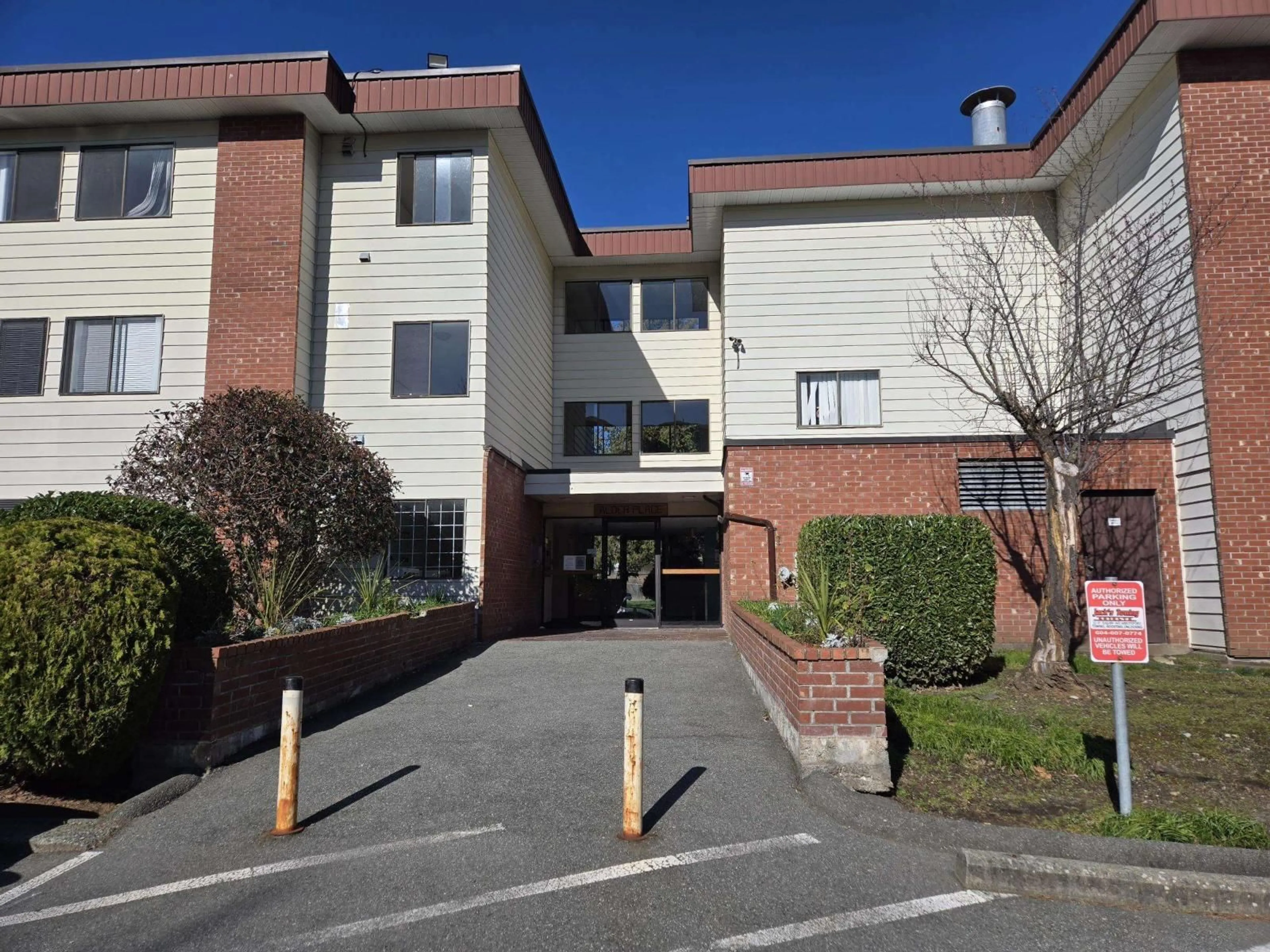 A pic from outside/outdoor area/front of a property/back of a property/a pic from drone, unknown for 129 - 1909 SALTON ROAD, Abbotsford British Columbia V2S5B6