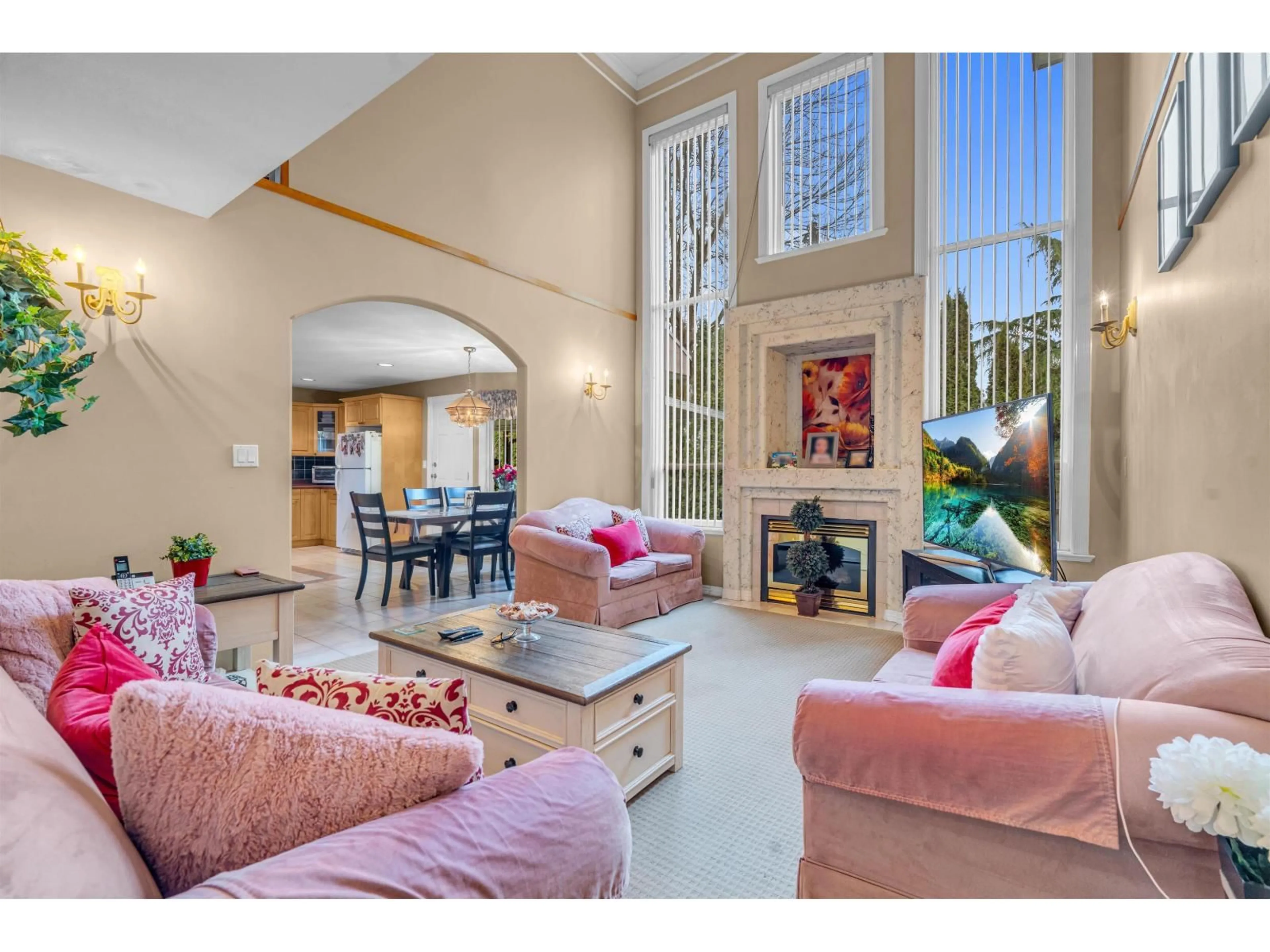 Living room with furniture, unknown for 15878 99A AVENUE, Surrey British Columbia V4N2A7