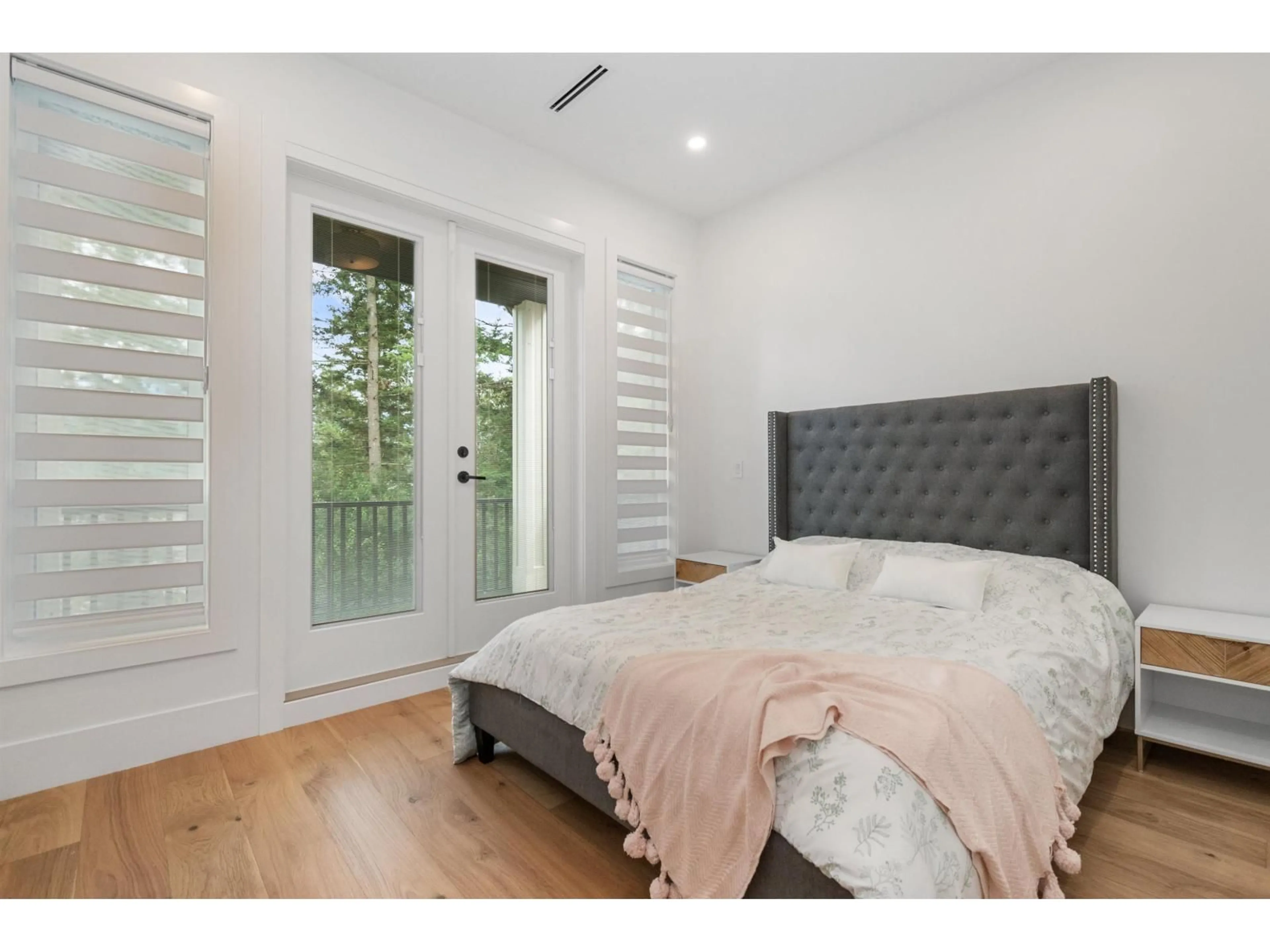 Bedroom with bed, wood/laminate floor for 5638 CRIMSON RIDGE, Chilliwack British Columbia V2R6H7