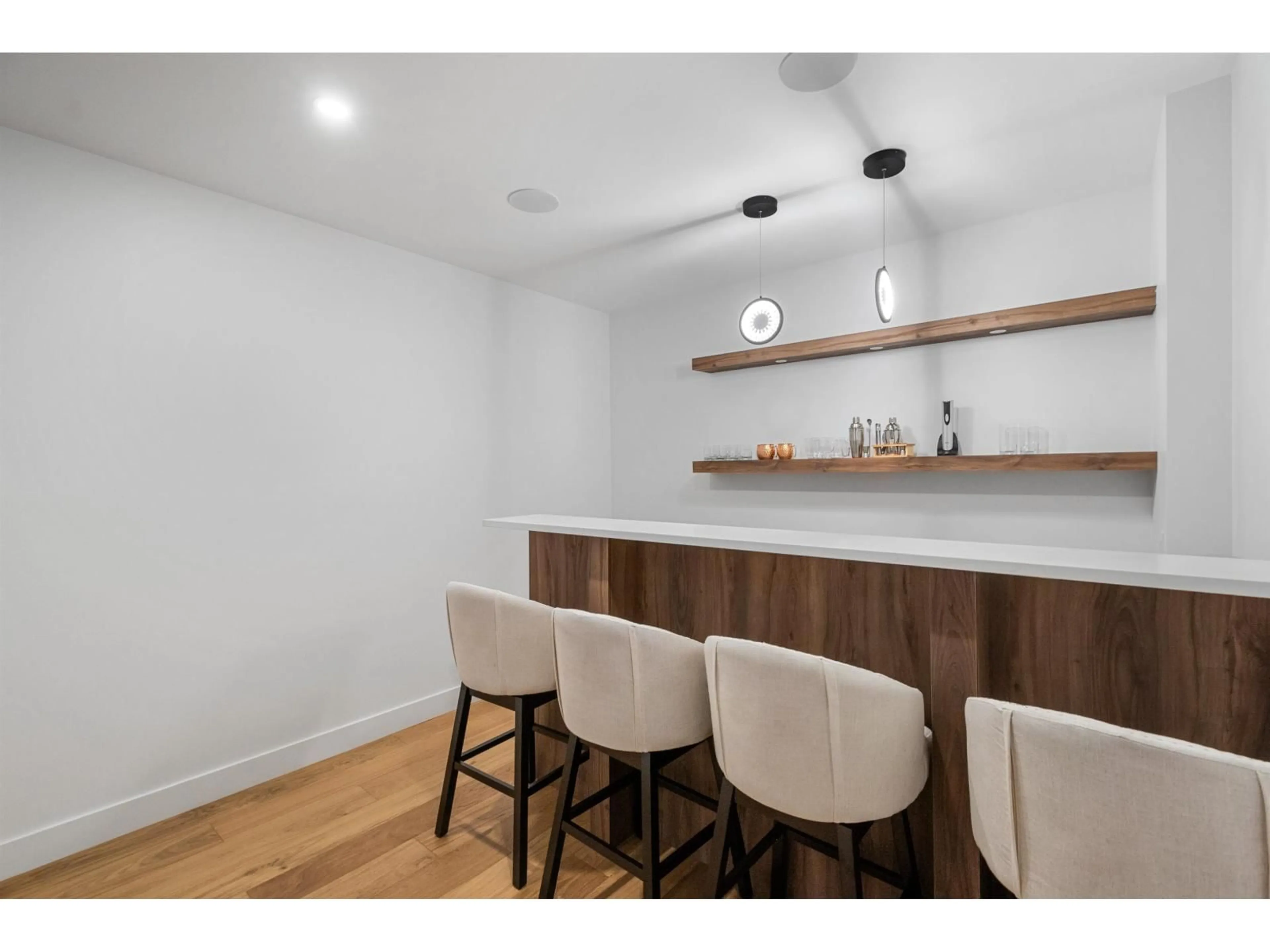 Open concept kitchen, wood/laminate floor for 5638 CRIMSON RIDGE, Chilliwack British Columbia V2R6H7