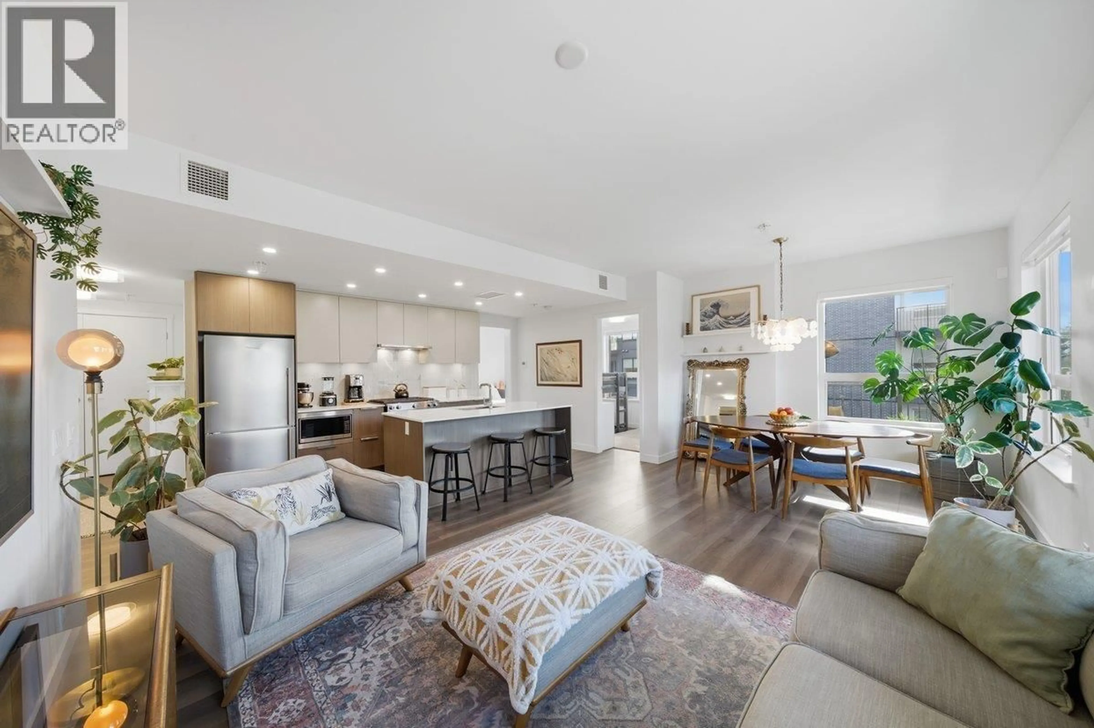 Open concept kitchen, unknown for 303 - 645 COMO LAKE AVENUE, Coquitlam British Columbia V3J0N9