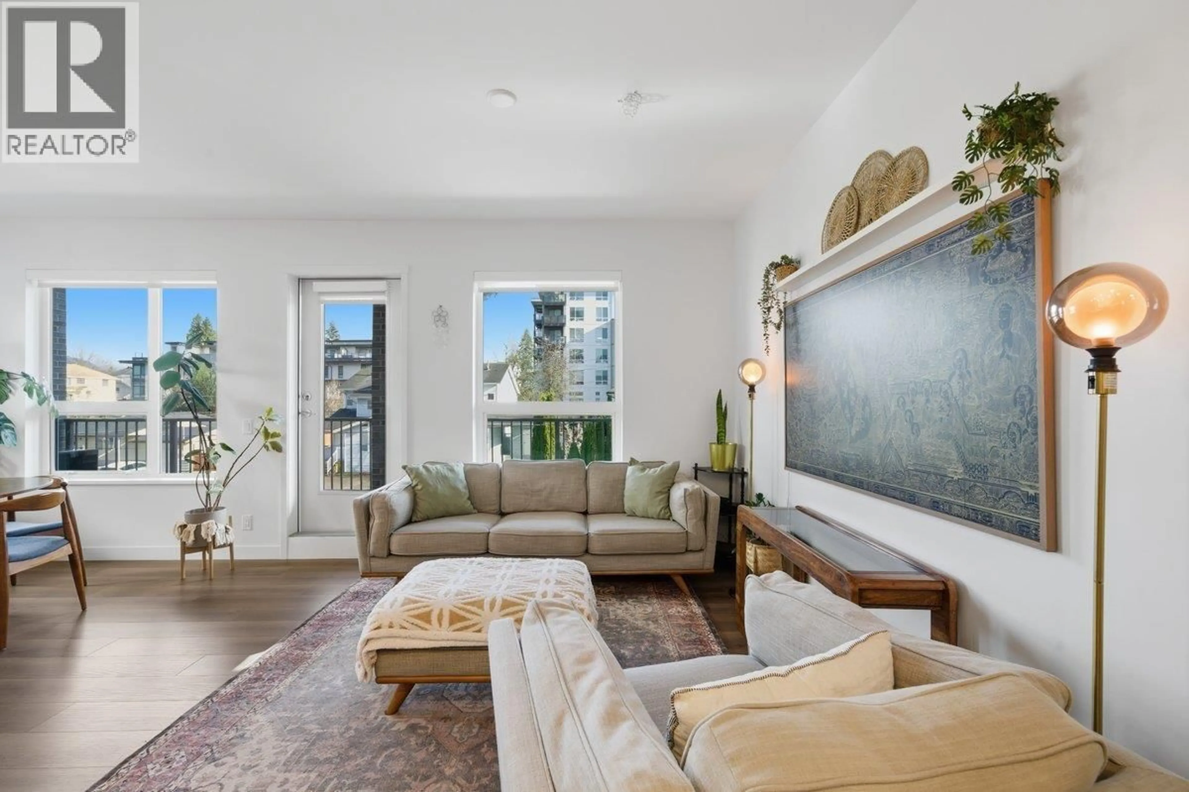 Living room with furniture, unknown for 303 - 645 COMO LAKE AVENUE, Coquitlam British Columbia V3J0N9