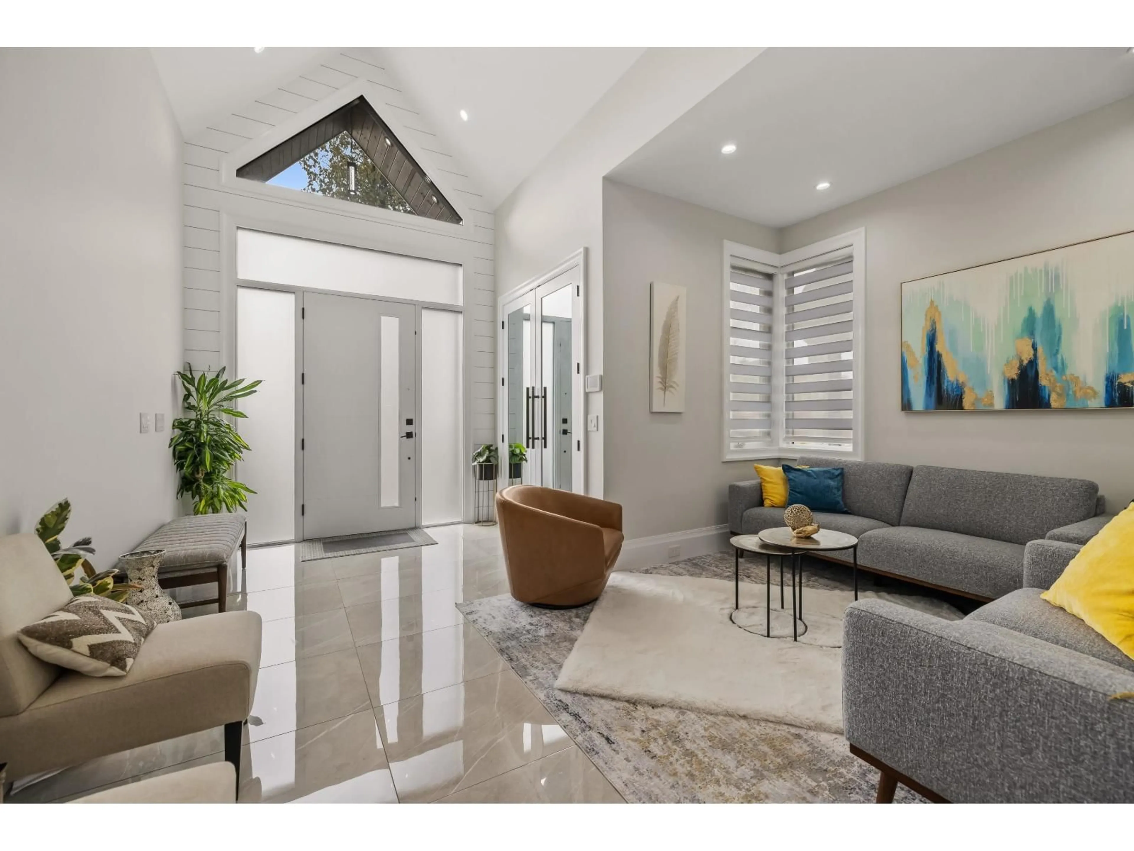 Indoor entryway for 15689 106A AVENUE, Surrey British Columbia V4N1K3