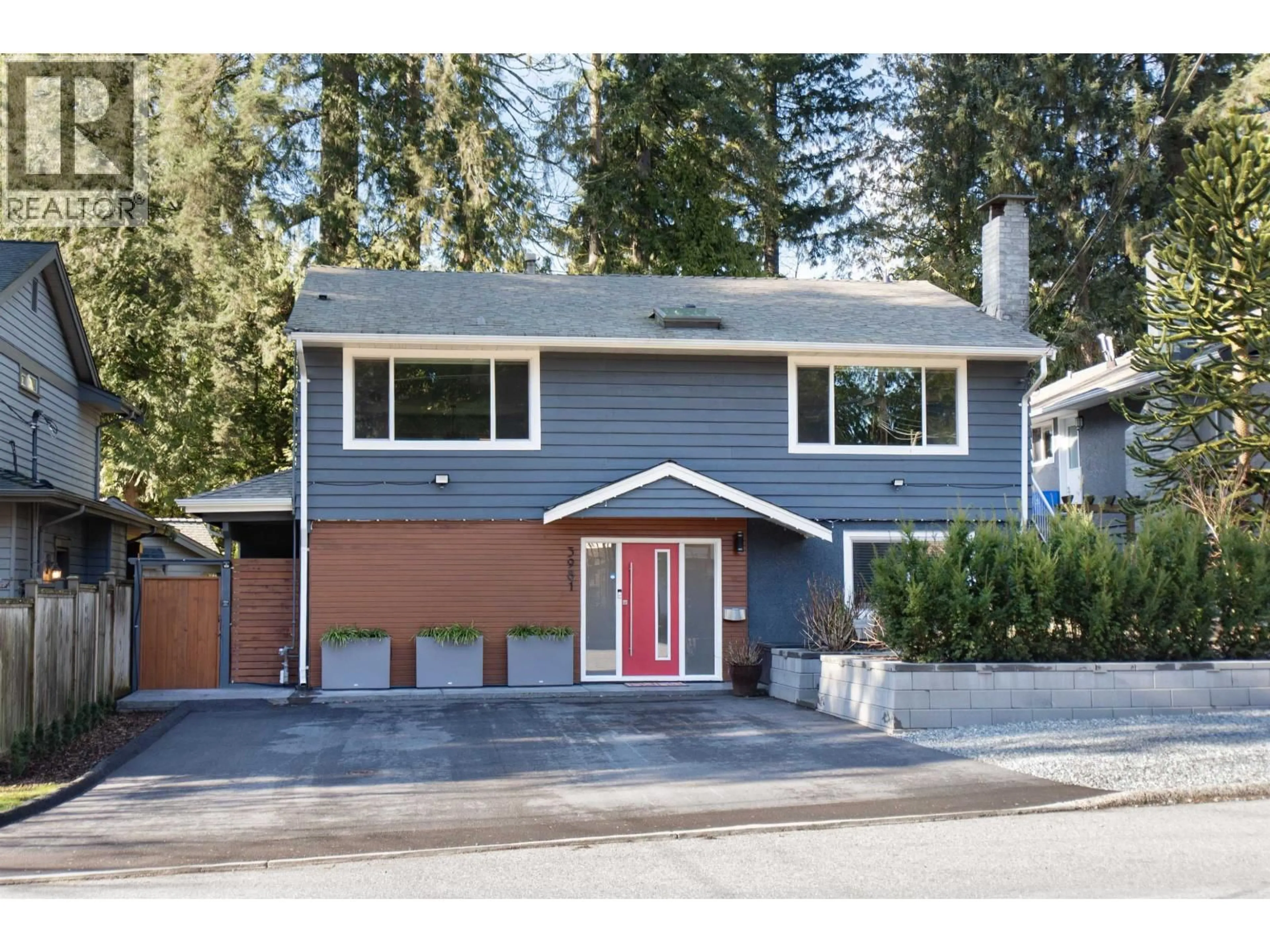 Home with vinyl exterior material, street for 3981 LYNN VALLEY ROAD, North Vancouver British Columbia V7K2T1