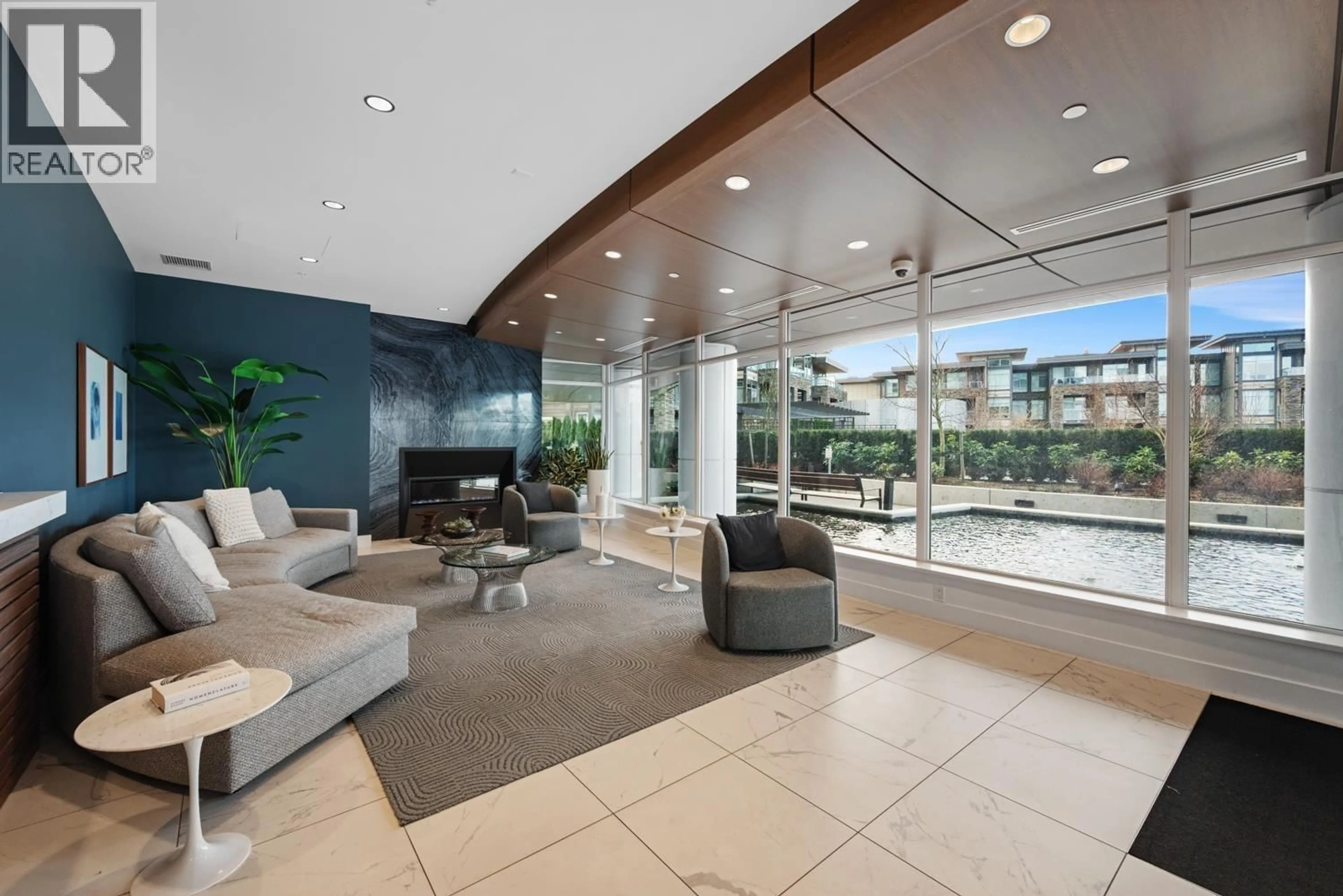 Lobby for 202 - 7769 PARK CRESCENT, Burnaby British Columbia V3N0J7