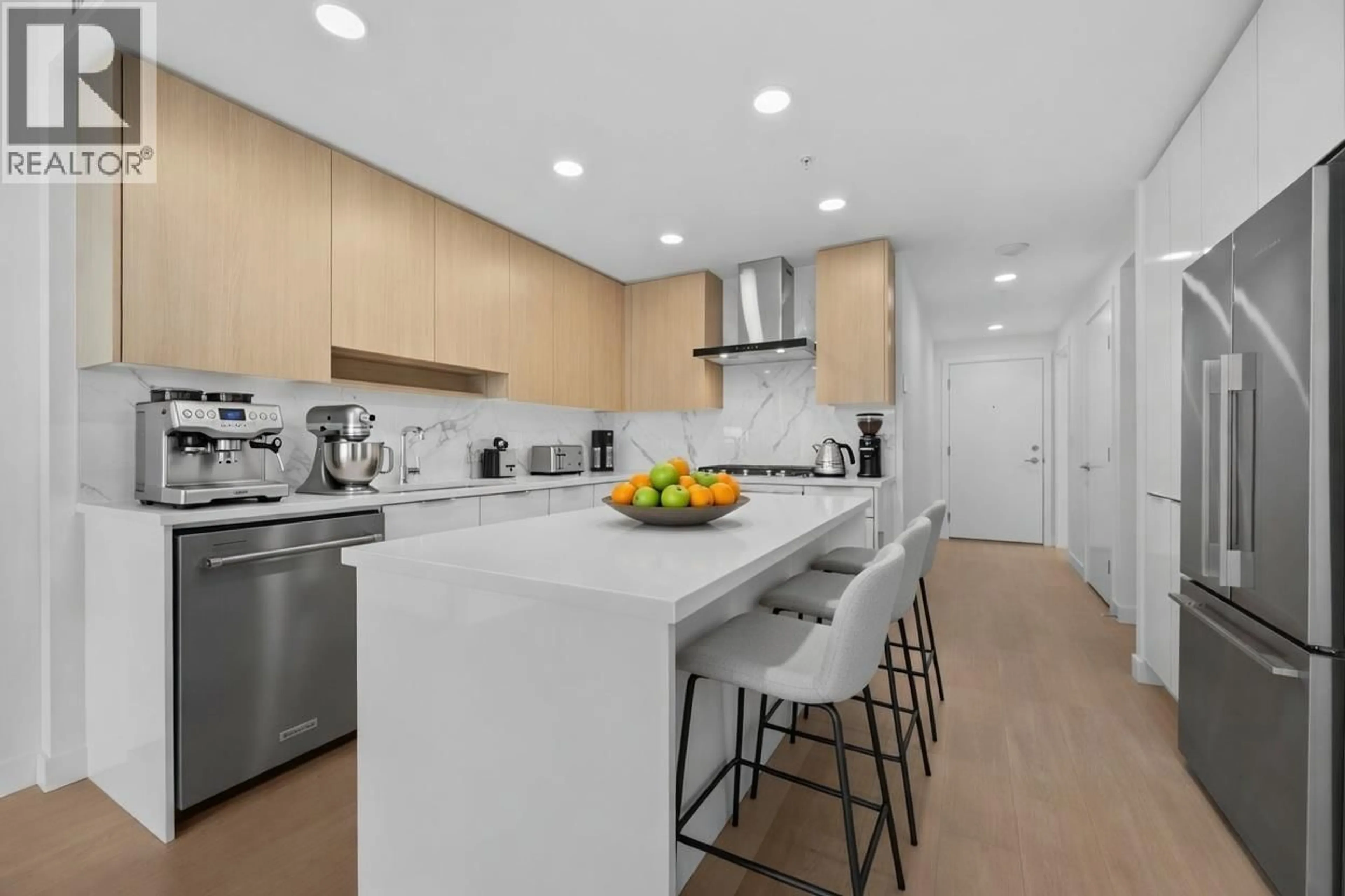 Contemporary kitchen, ceramic/tile floor for 202 - 7769 PARK CRESCENT, Burnaby British Columbia V3N0J7