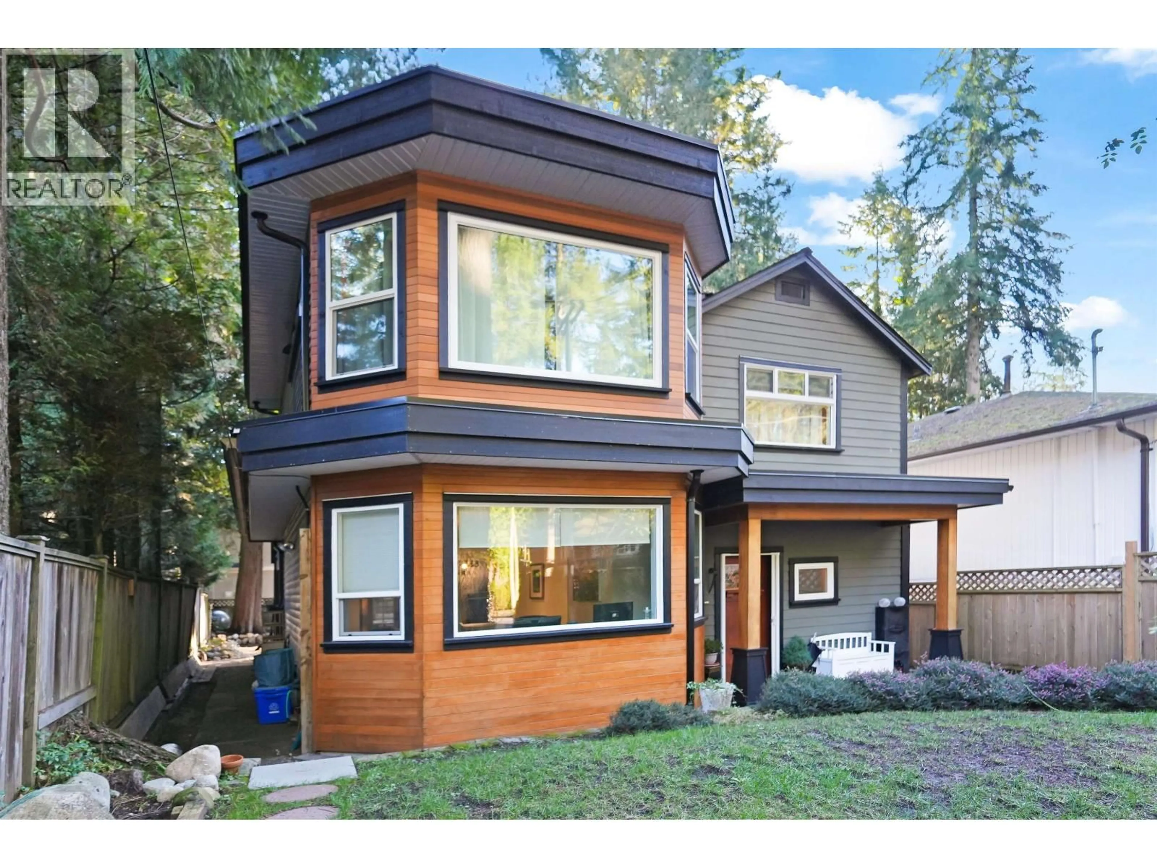 Home with vinyl exterior material, unknown for 4990 CAPILANO ROAD, North Vancouver British Columbia V7R4K6