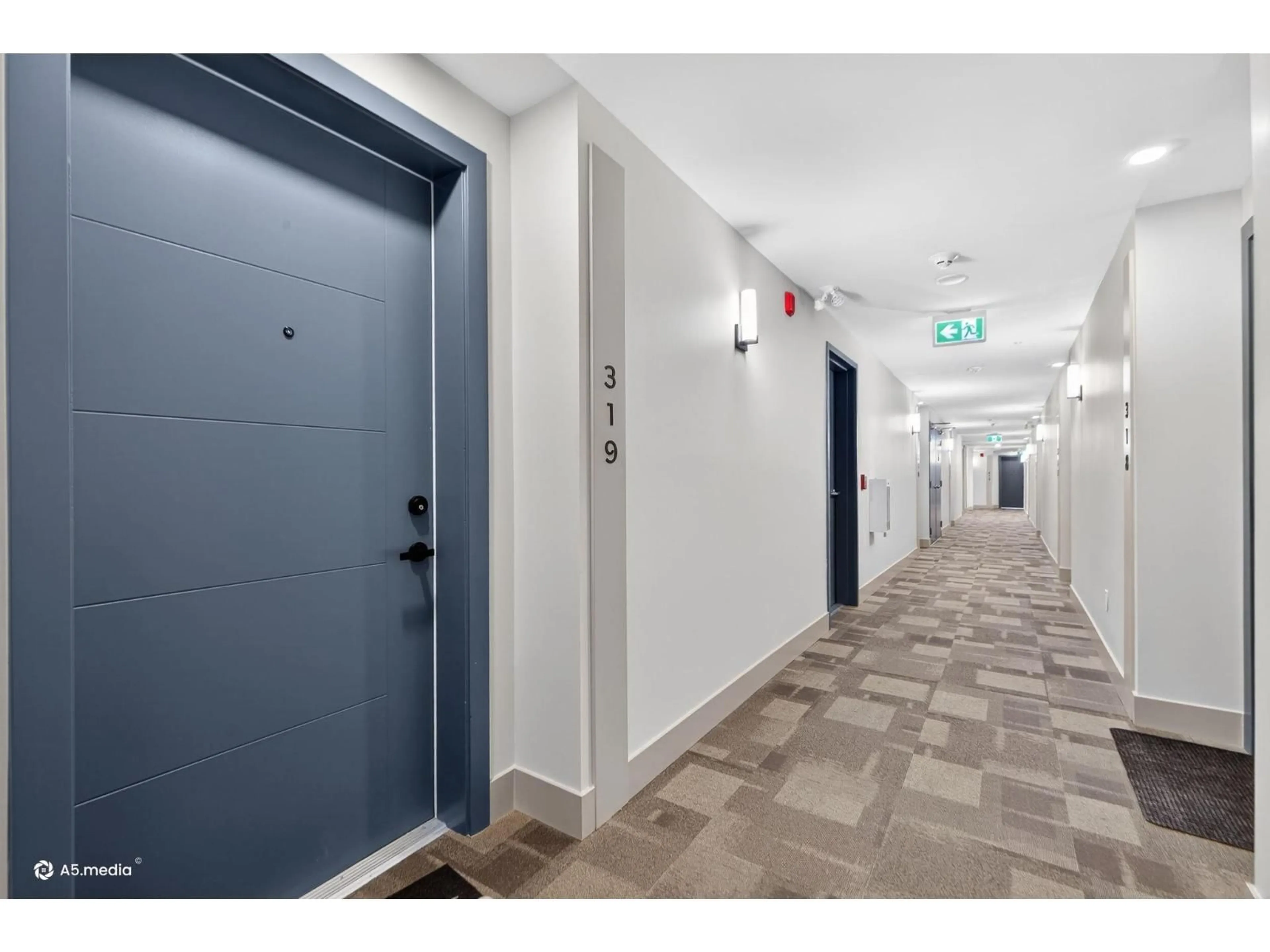 Indoor foyer for 319 - 13458 95 AVENUE, Surrey British Columbia V3V0H1