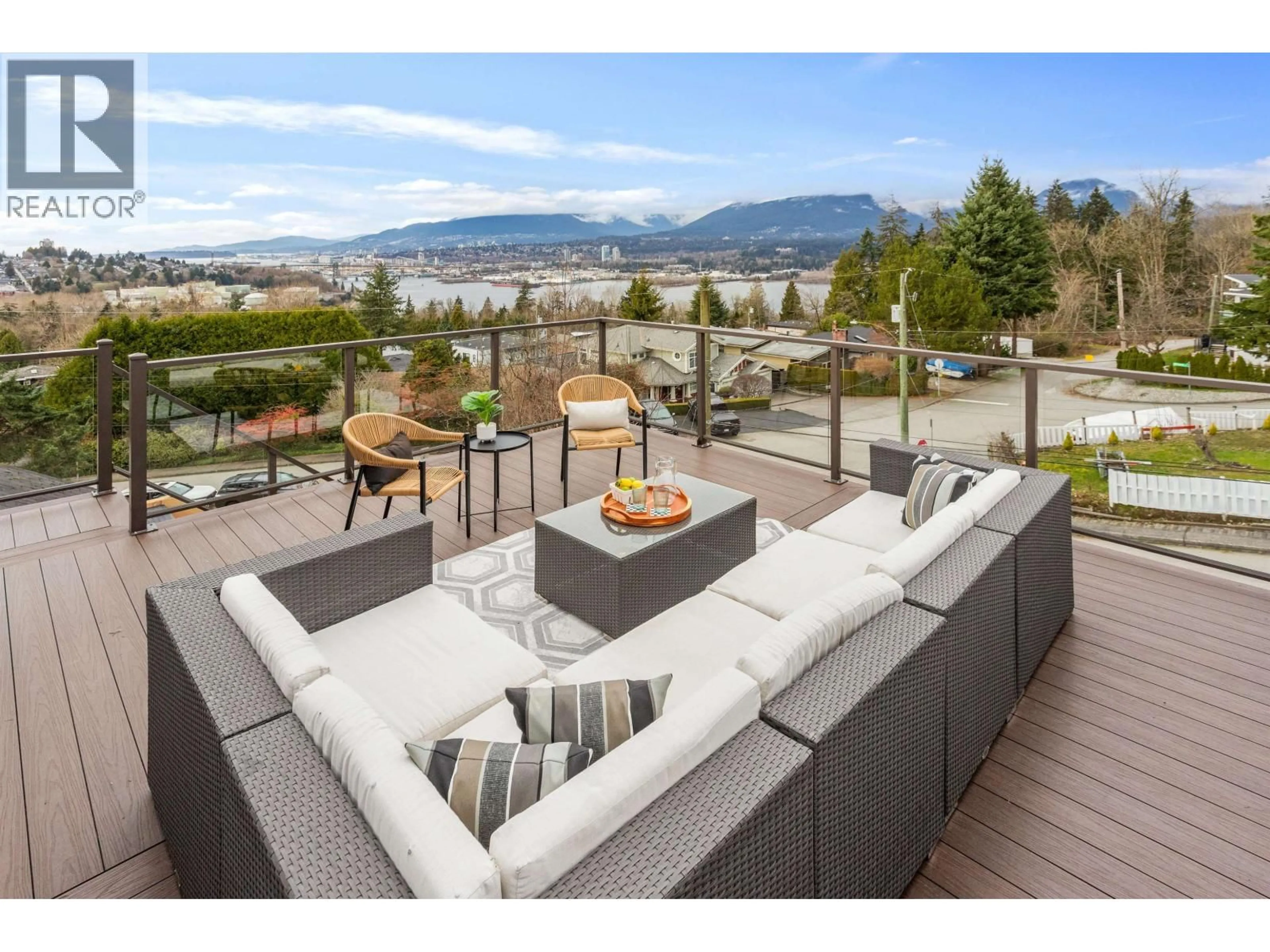 Patio, mountain view for 4850 ETON STREET, Burnaby British Columbia V5C1K9