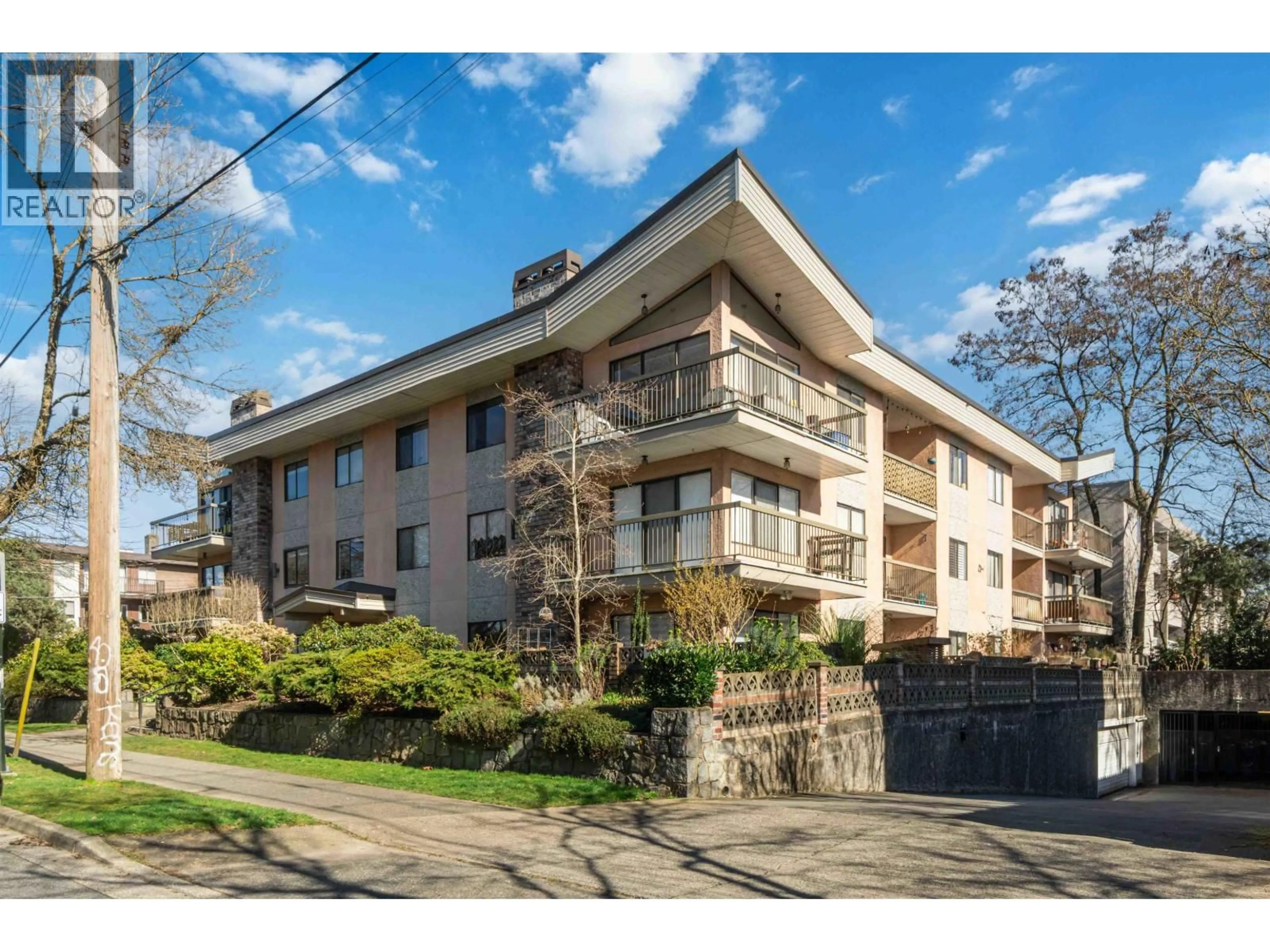 A pic from outside/outdoor area/front of a property/back of a property/a pic from drone, unknown for 104 - 2910 ONTARIO STREET, Vancouver British Columbia V5T2Y6