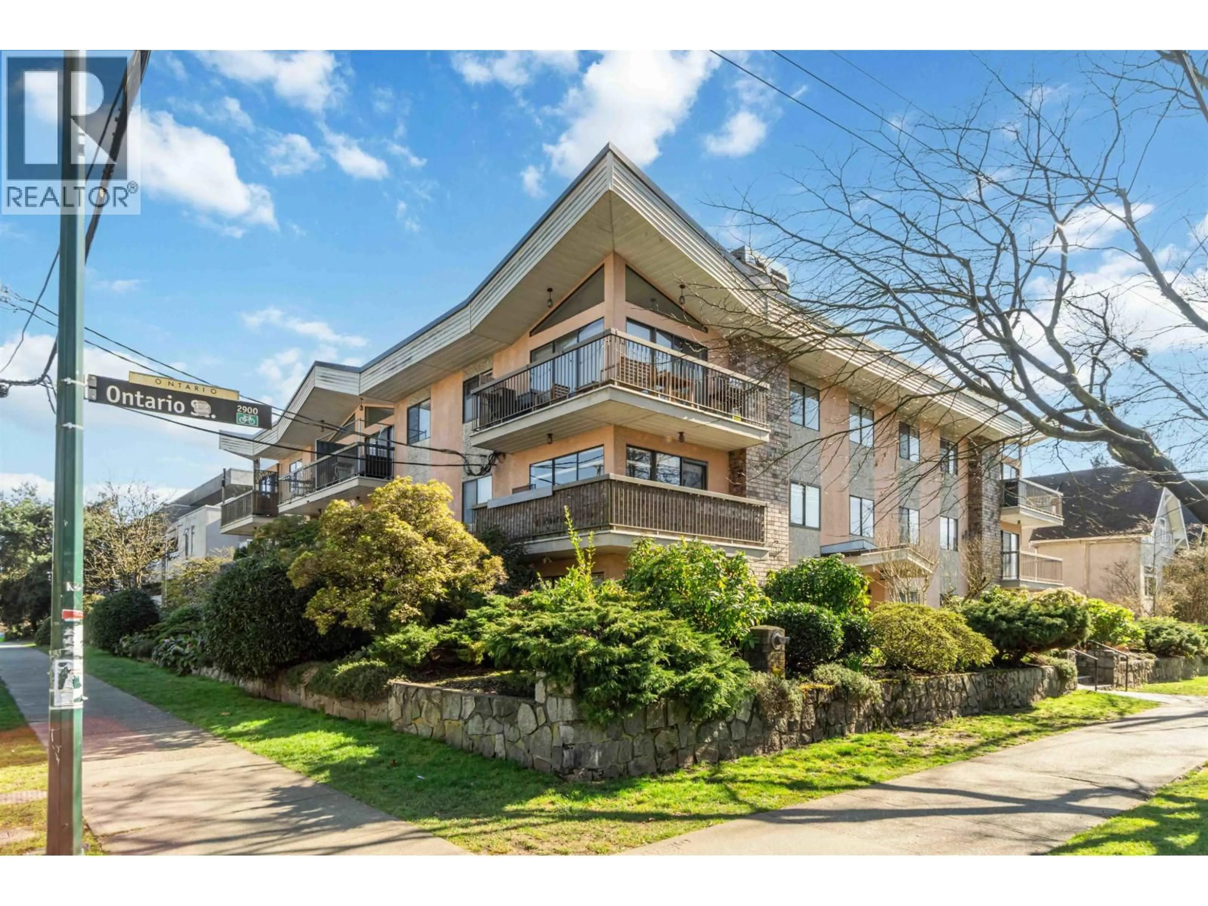 A pic from outside/outdoor area/front of a property/back of a property/a pic from drone, building for 104 - 2910 ONTARIO STREET, Vancouver British Columbia V5T2Y6
