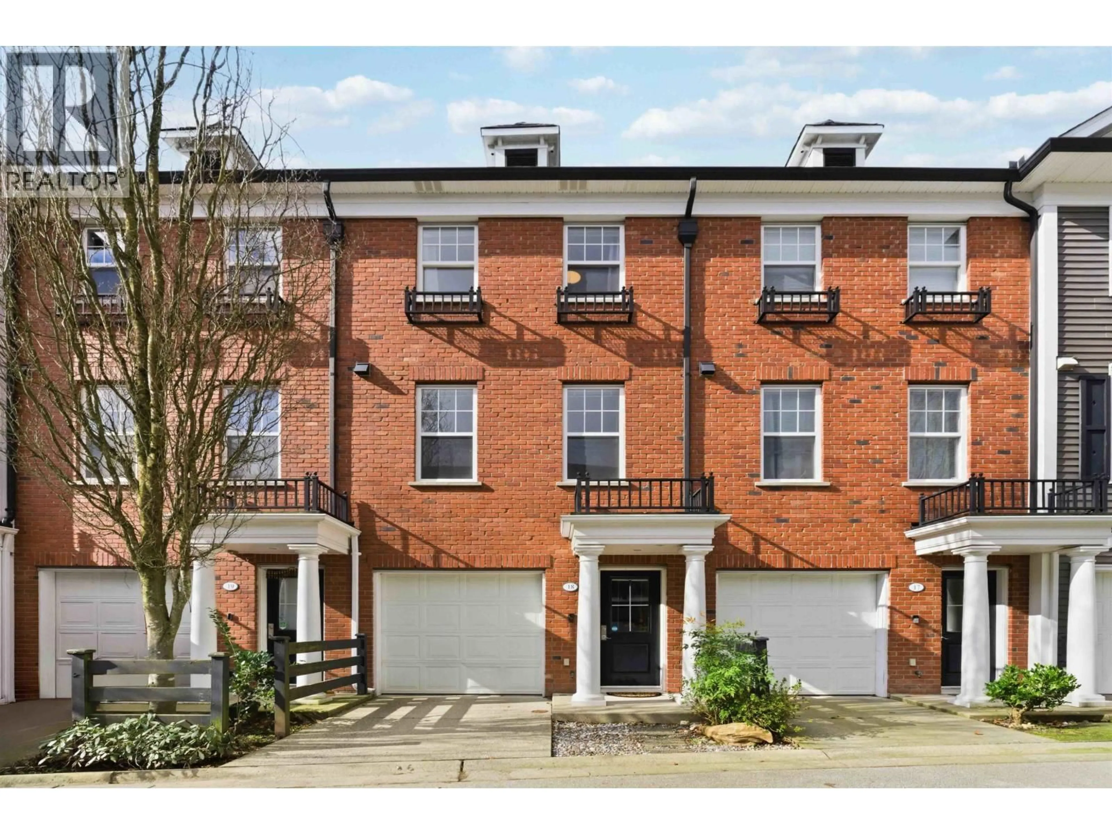 Home with brick exterior material, street for 18 - 19572 FRASER WAY, Pitt Meadows British Columbia V3Y0A9