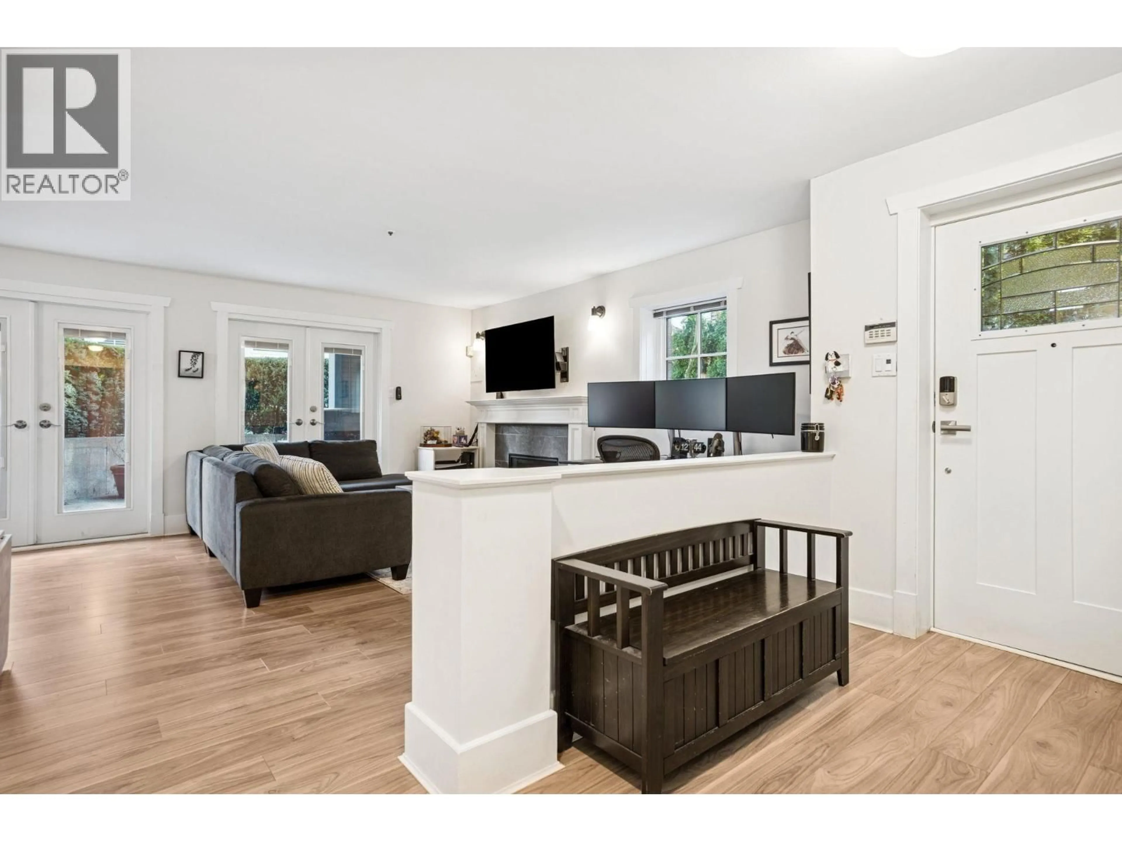 Open concept kitchen, unknown for 327 15TH AVENUE, Vancouver British Columbia V5Y1Y3