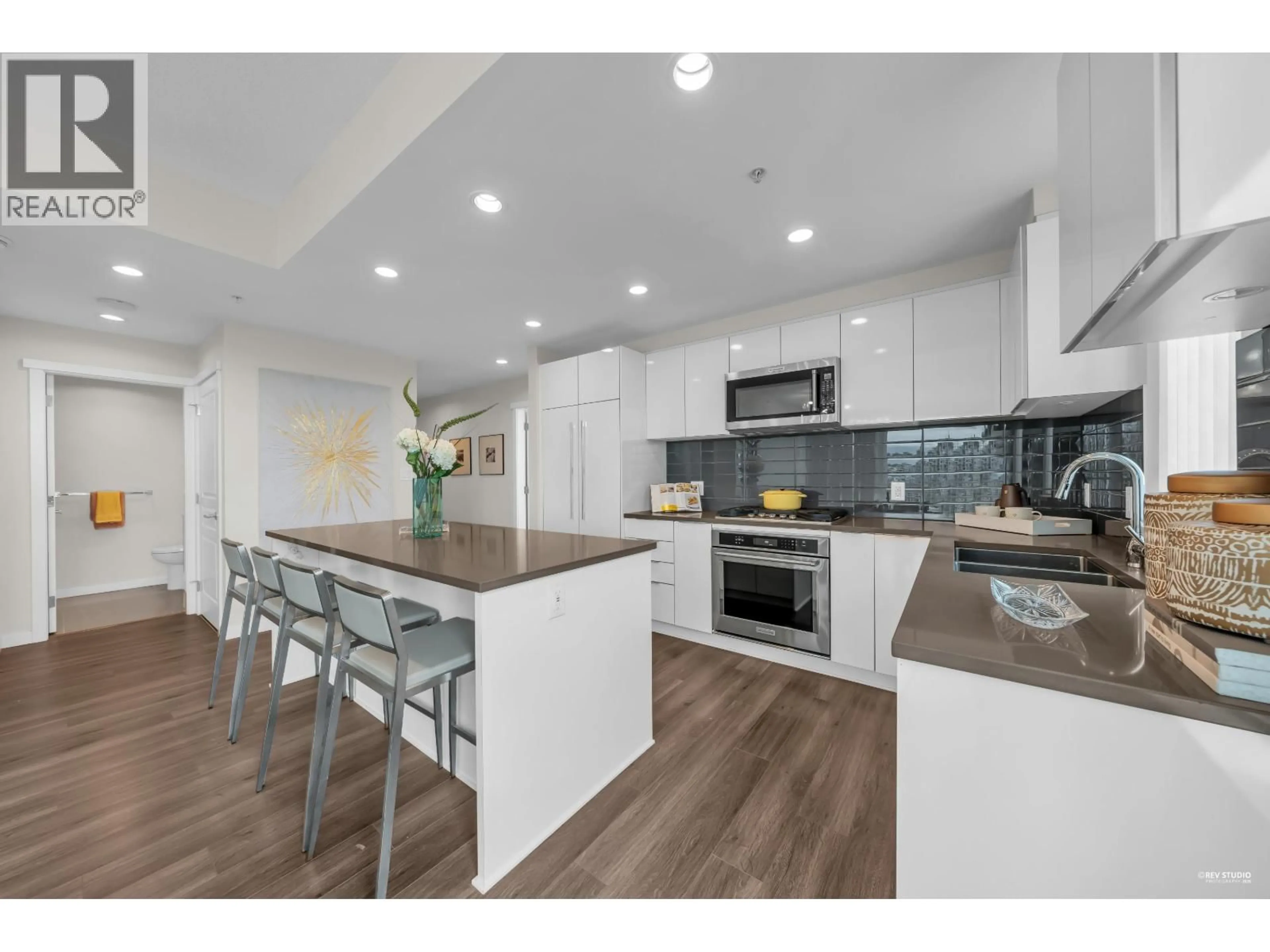 Open concept kitchen, unknown for 2404 - 3096 WINDSOR GATE, Coquitlam British Columbia V3B0P4