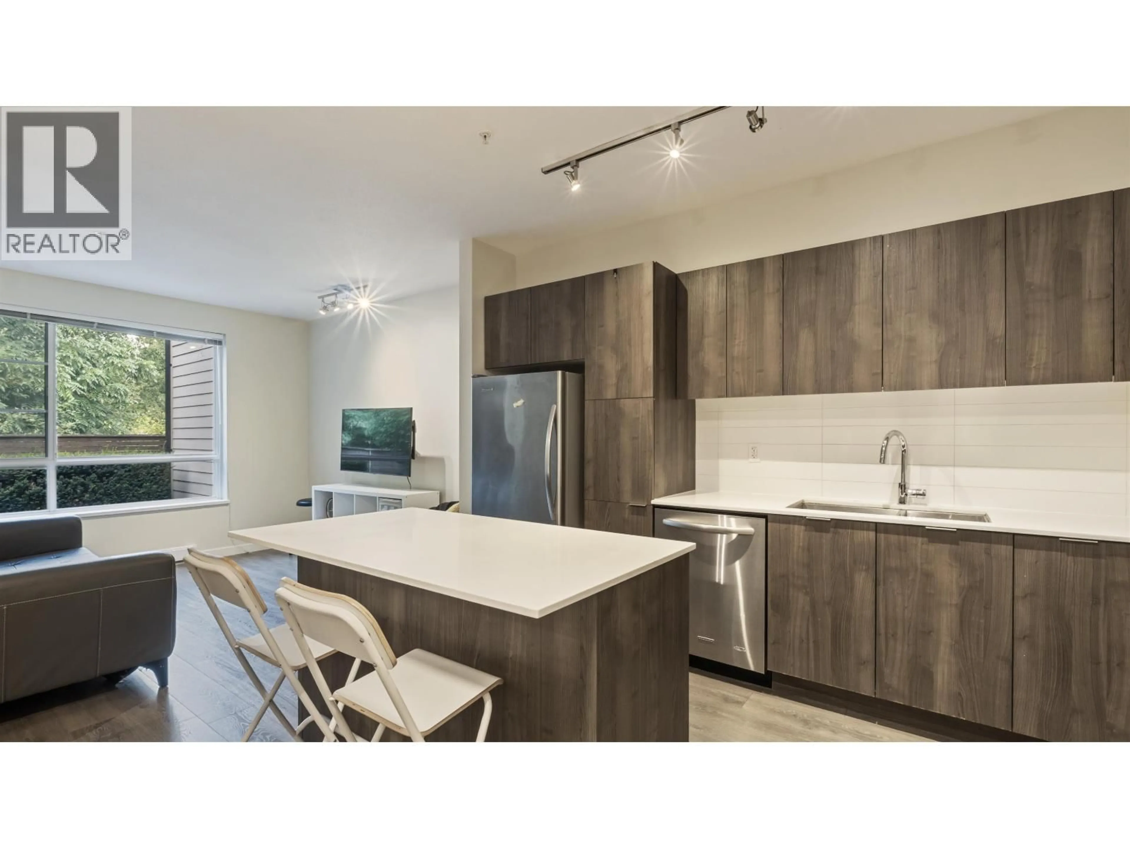 Open concept kitchen, unknown for 8 - 3728 THURSTON STREET, Burnaby British Columbia V5H0E6