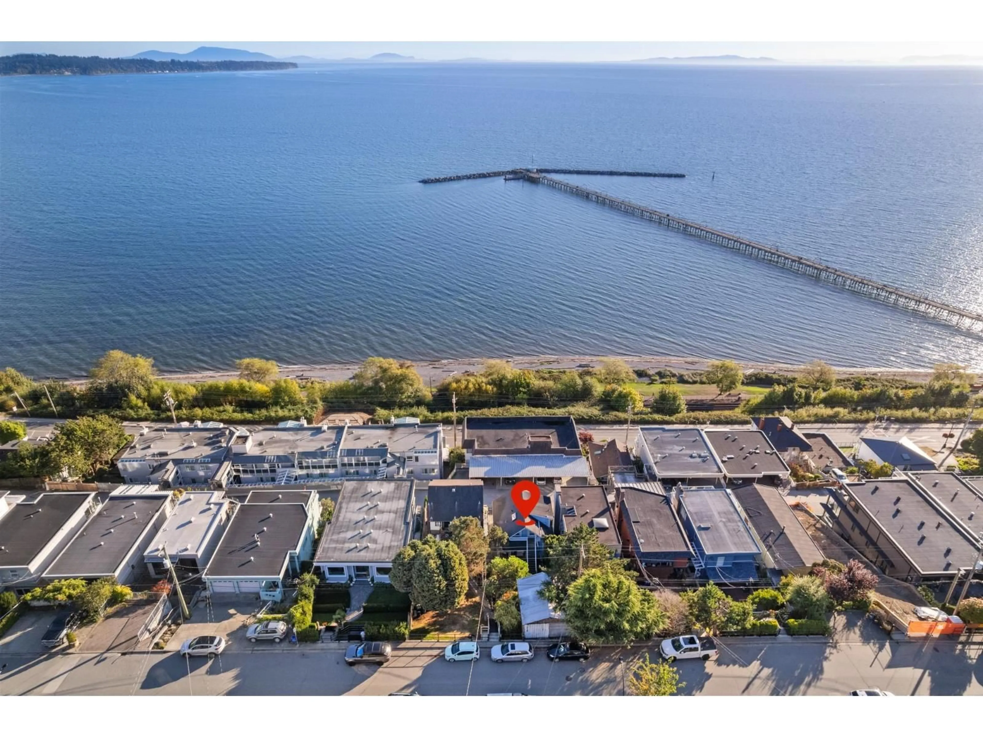 A pic from outside/outdoor area/front of a property/back of a property/a pic from drone, water/lake/river/ocean view for 15152 VICTORIA AVENUE, White Rock British Columbia V4B1G3