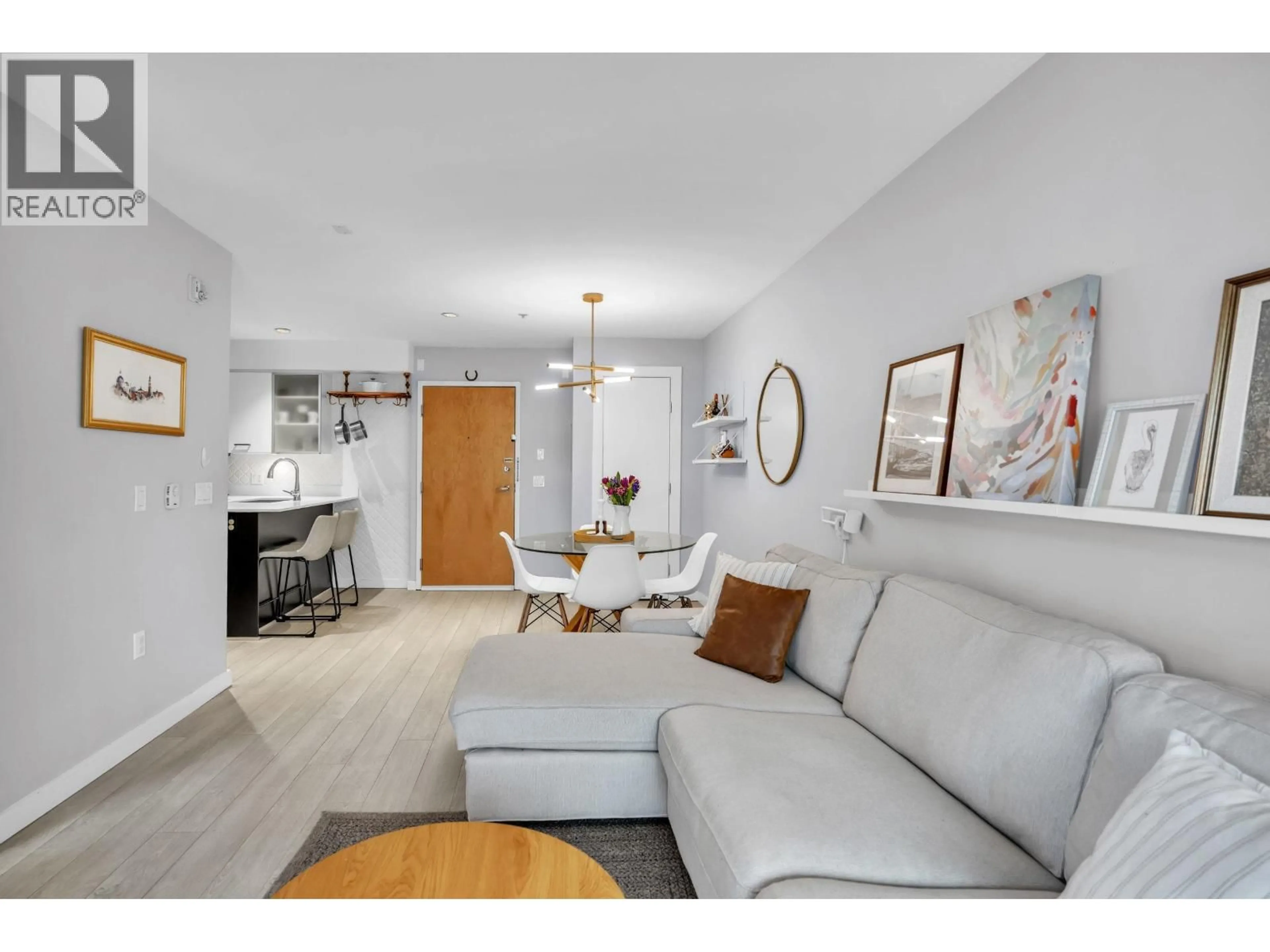 Living room with furniture, unknown for 405 - 935 16TH STREET, North Vancouver British Columbia V7P1R2