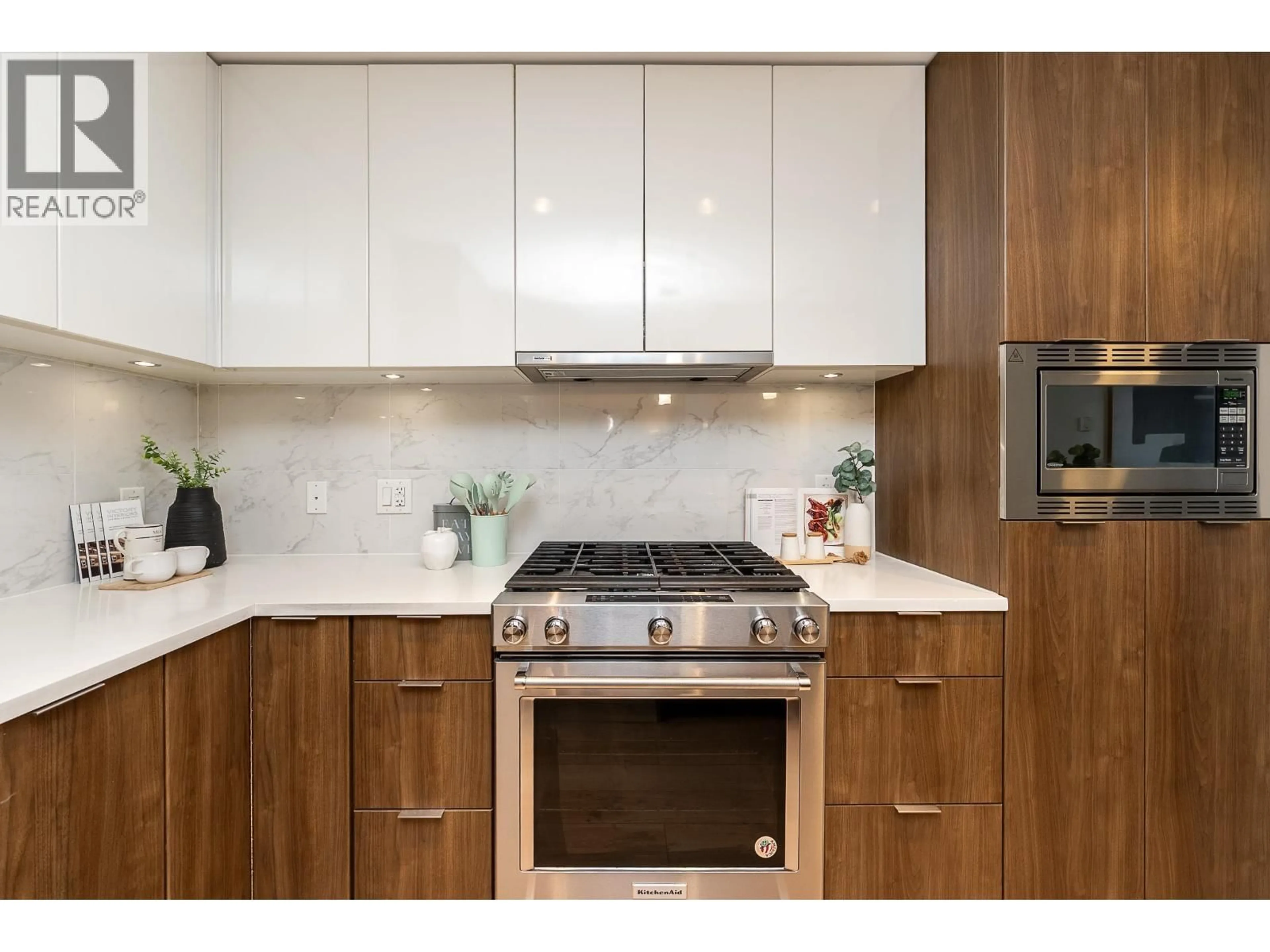 Unknown for 103 - 2188 MADISON AVENUE, Burnaby British Columbia V5C0J8