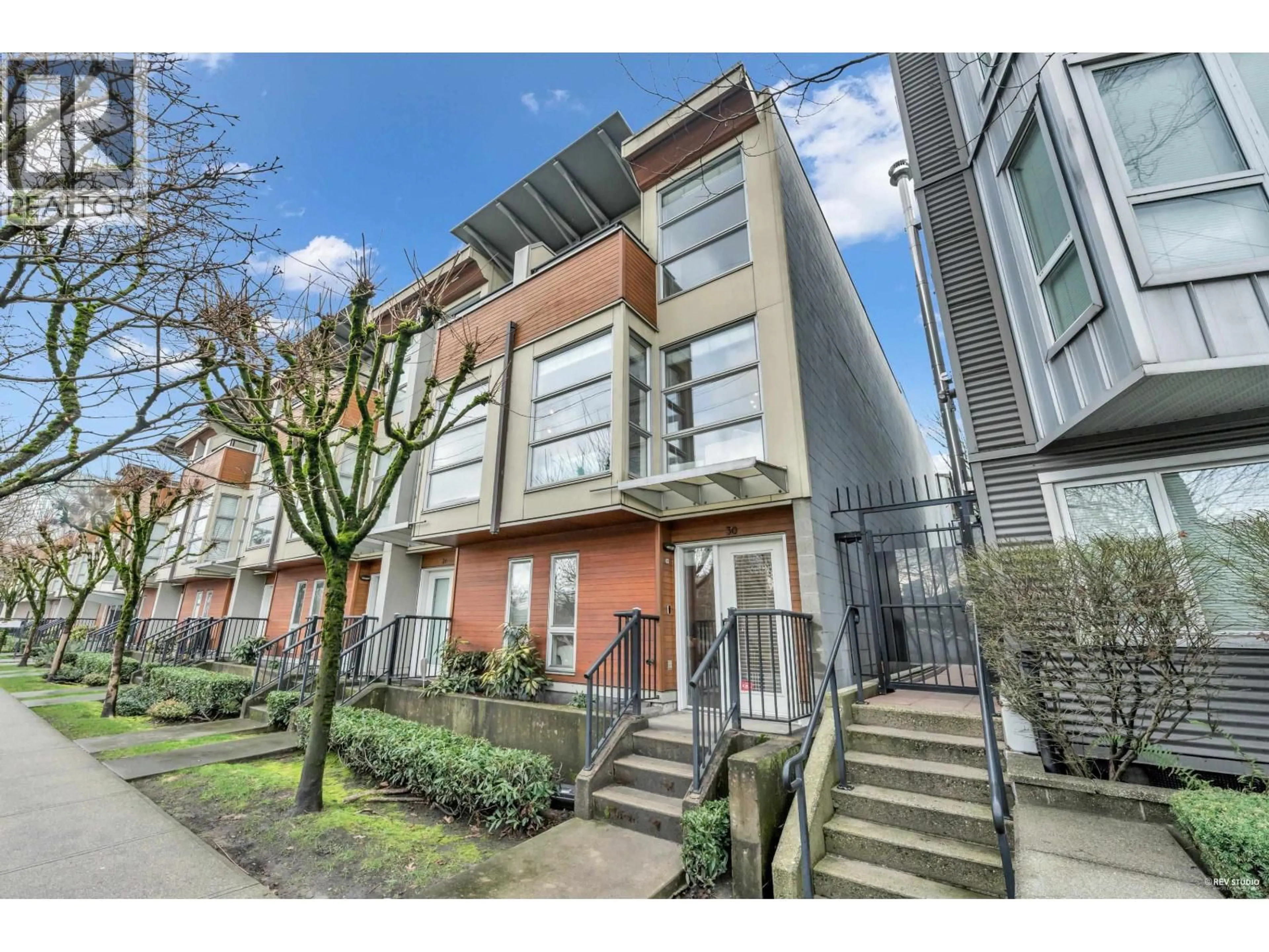 Unknown for 30 - 638 6TH AVENUE, Vancouver British Columbia V5Z1A3