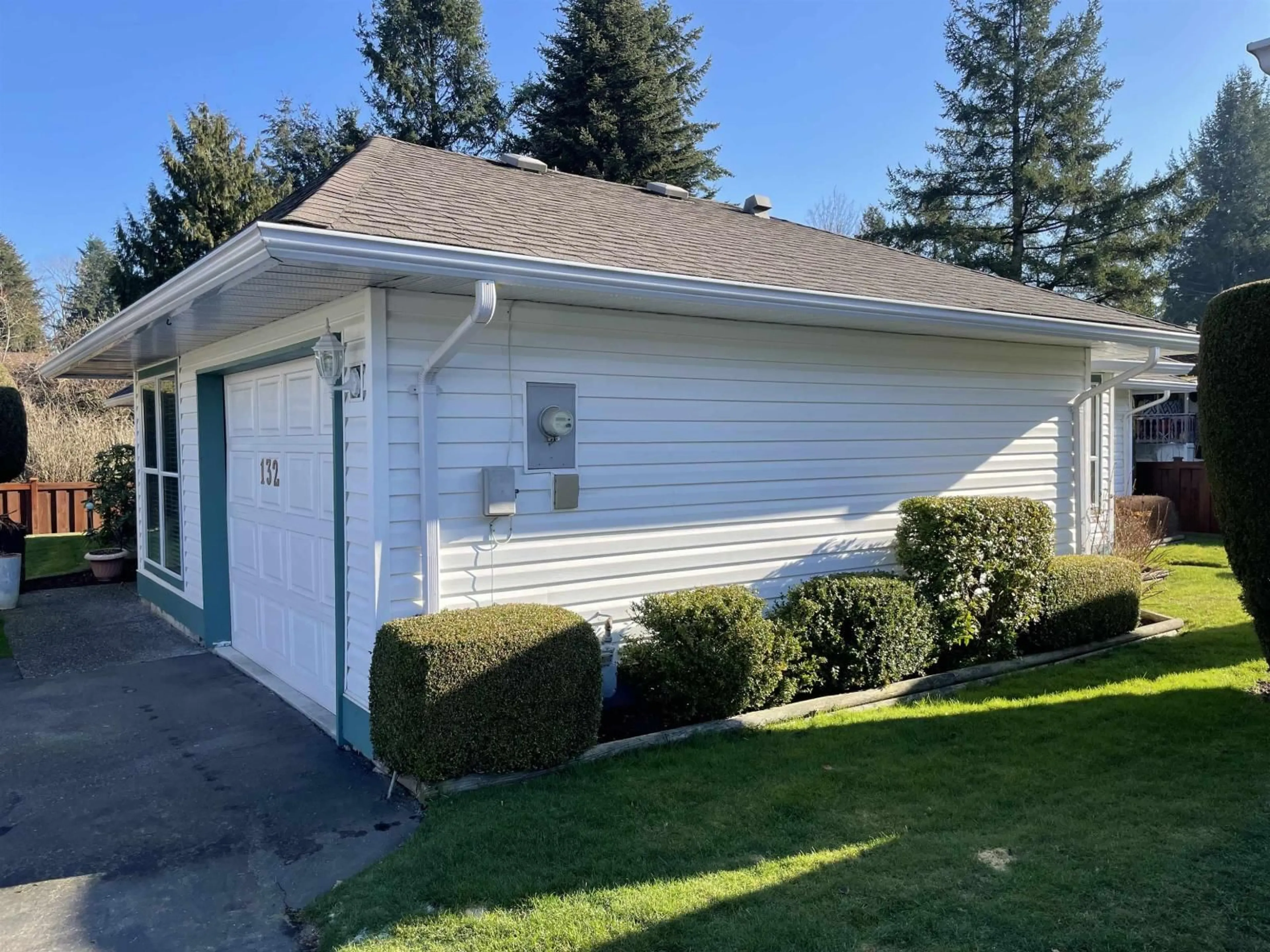 Home with vinyl exterior material, street for 132 - 10172 141 STREET, Surrey British Columbia V3T4P6