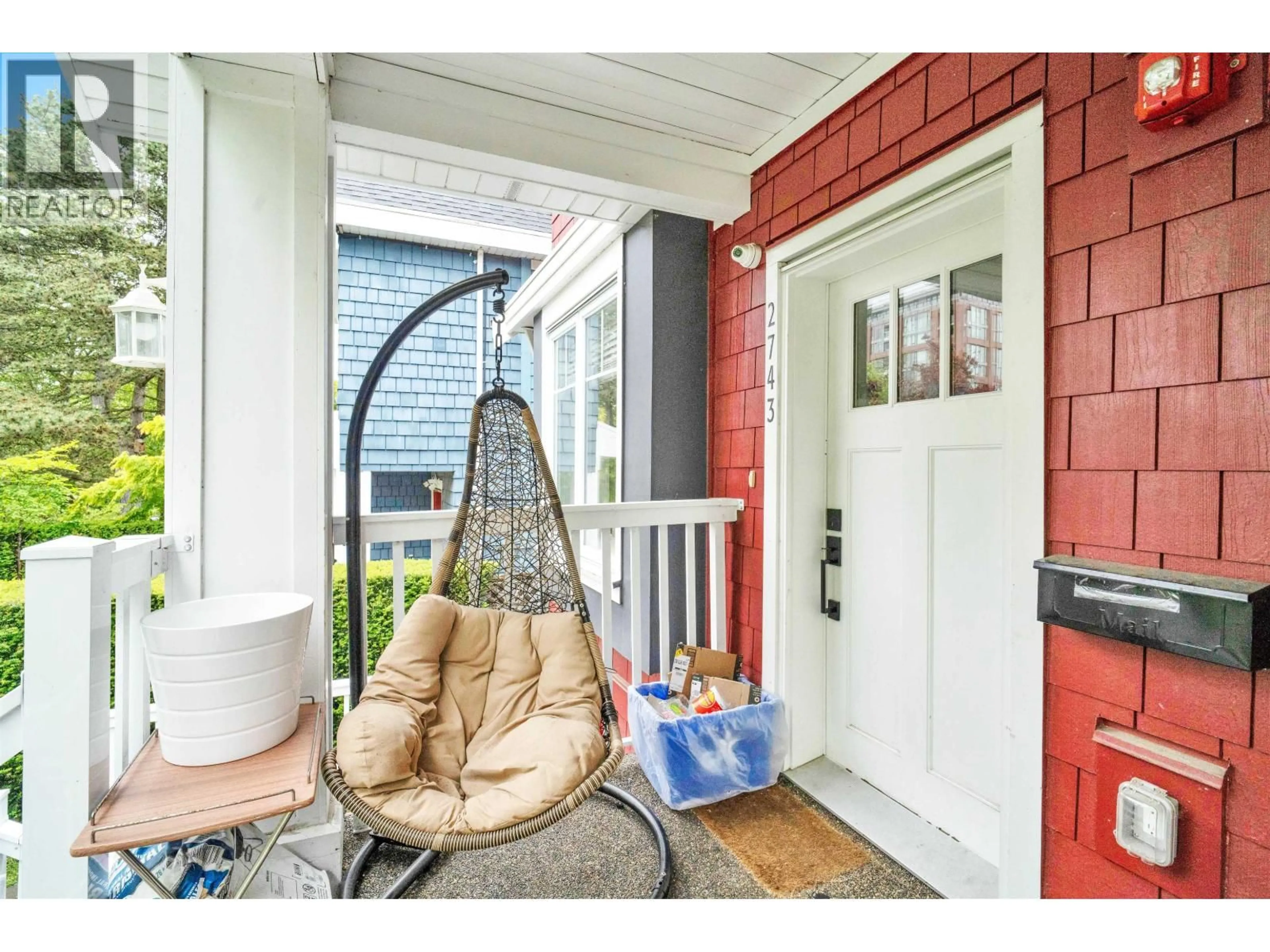 Indoor entryway for 2743 DUKE STREET, Vancouver British Columbia V5R4S8