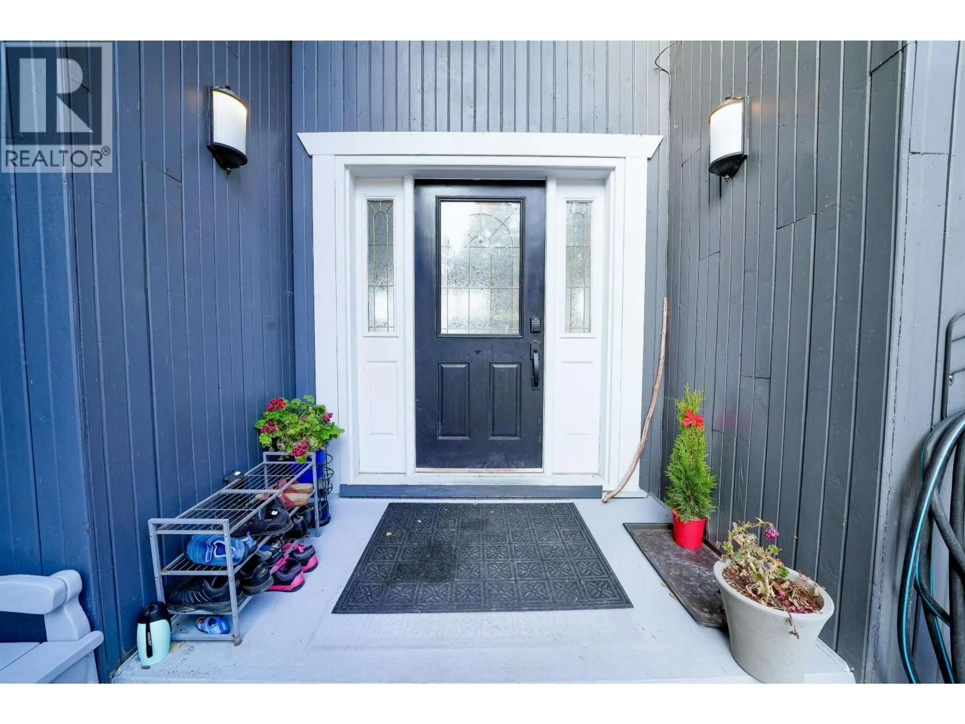 Indoor entryway for 2124 SOUTH LAKESIDE DRIVE, Williams Lake British Columbia V2G5G4