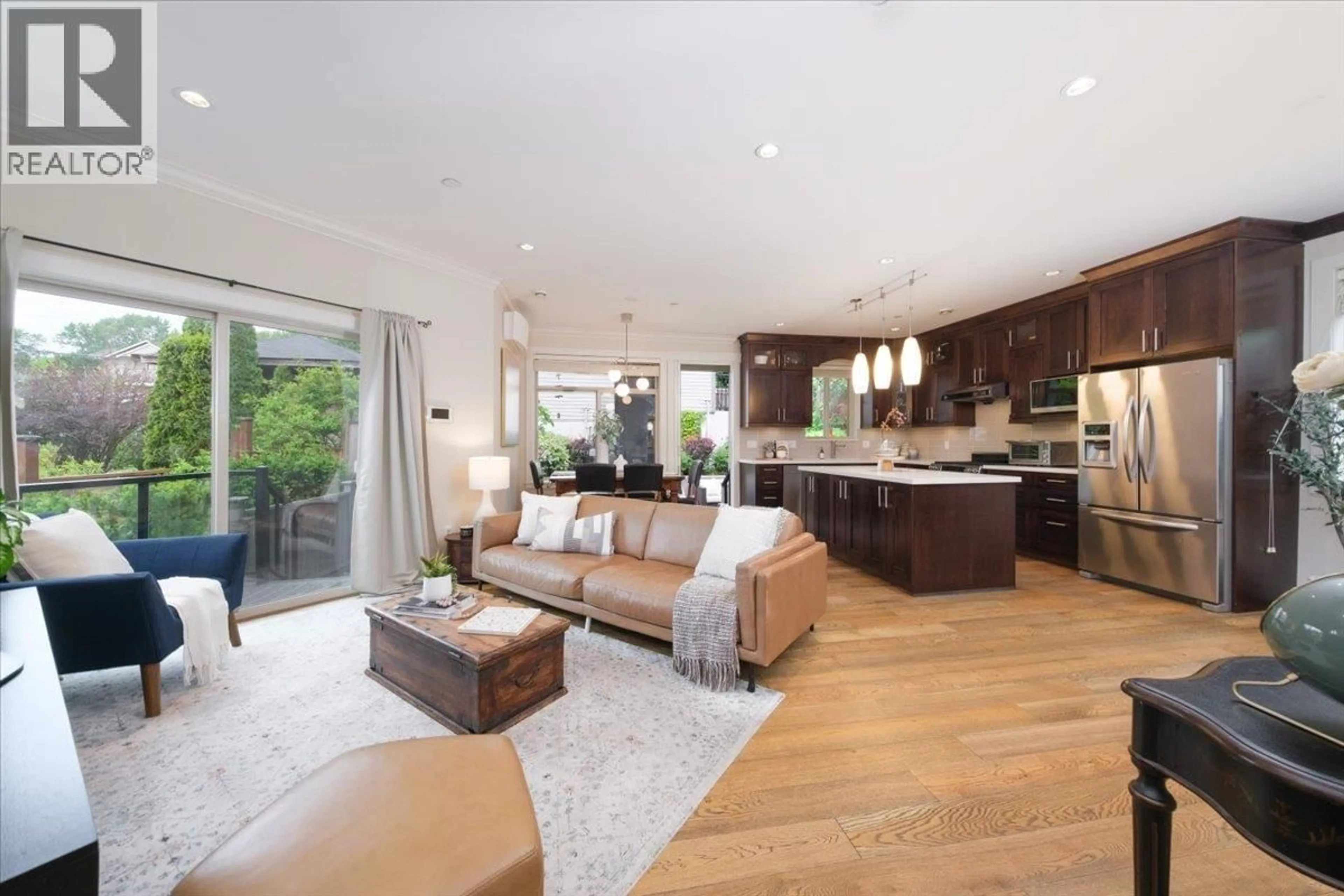 Open concept kitchen, unknown for 640 15TH STREET, North Vancouver British Columbia V7M1S9