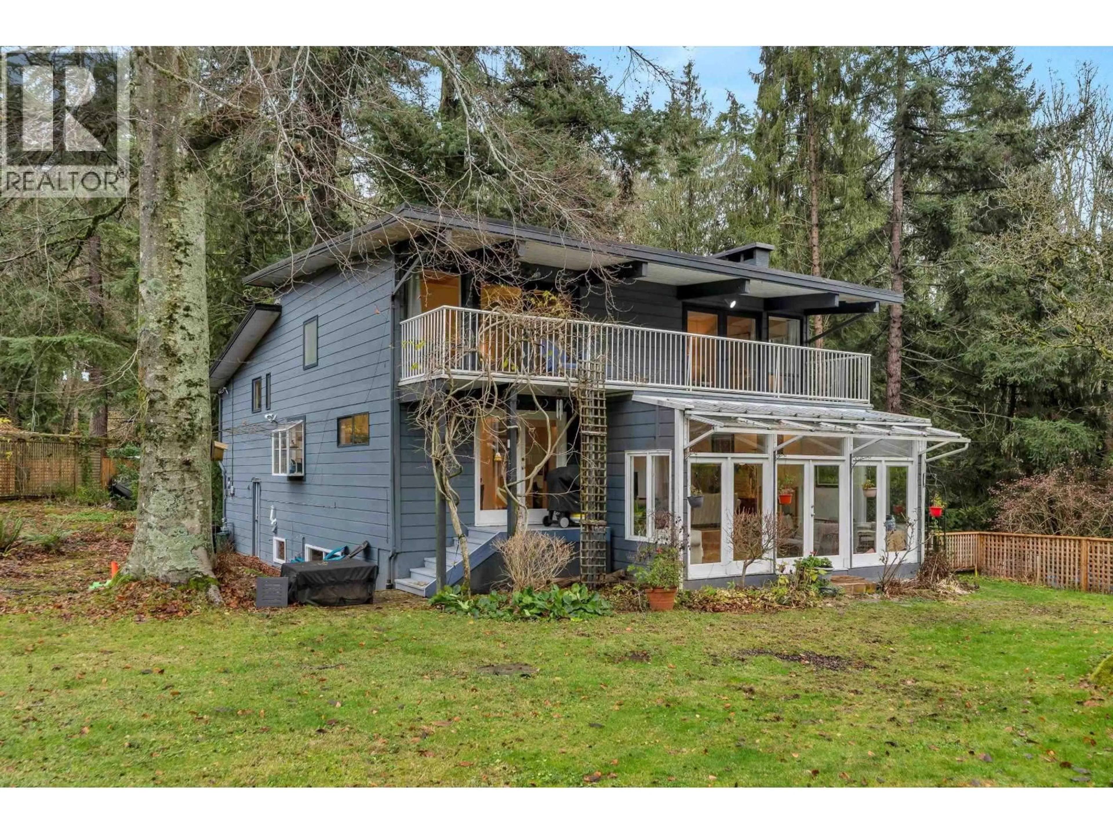 Home with vinyl exterior material, water/lake/river/ocean view for 4890 THE DALE, West Vancouver British Columbia V7W1K3