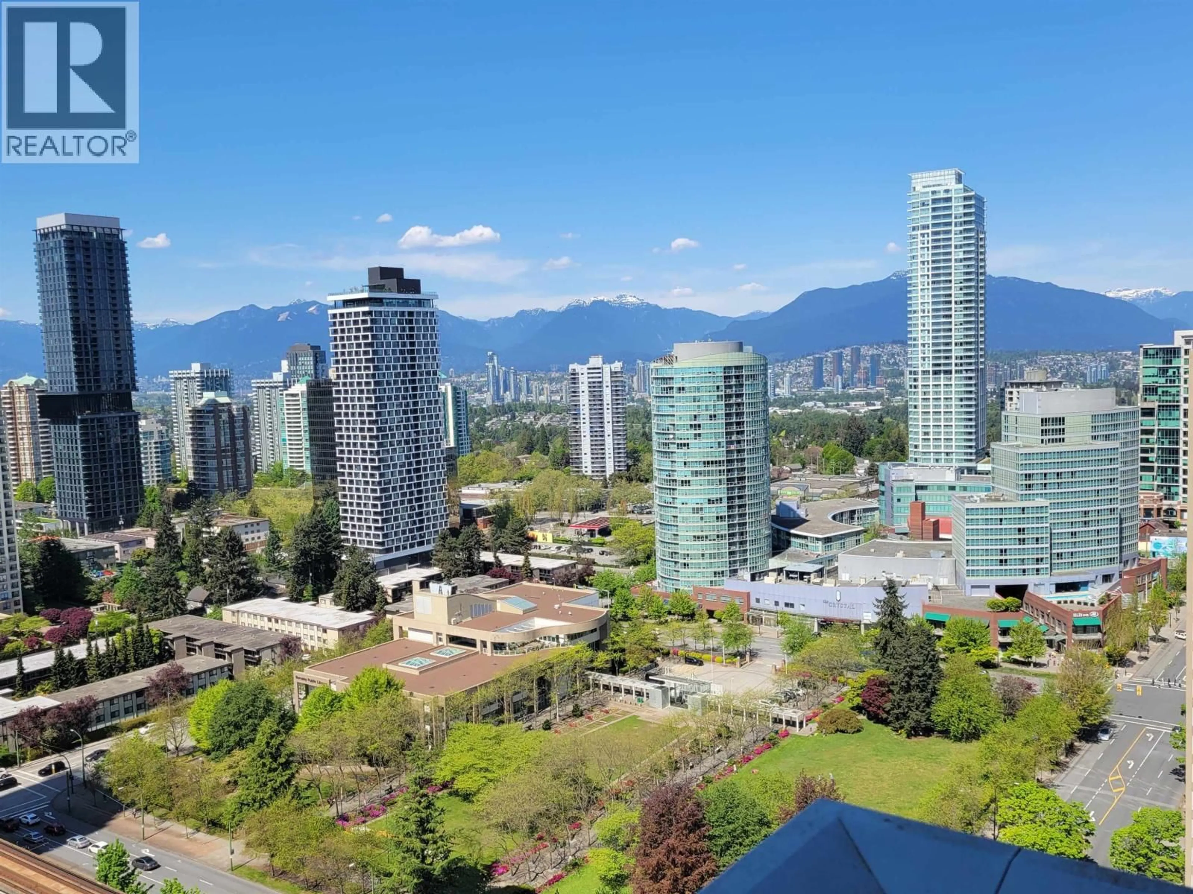 A pic from outside/outdoor area/front of a property/back of a property/a pic from drone, city buildings view from balcony for 2708 - 6333 SILVER AVENUE, Burnaby British Columbia V5H0C3