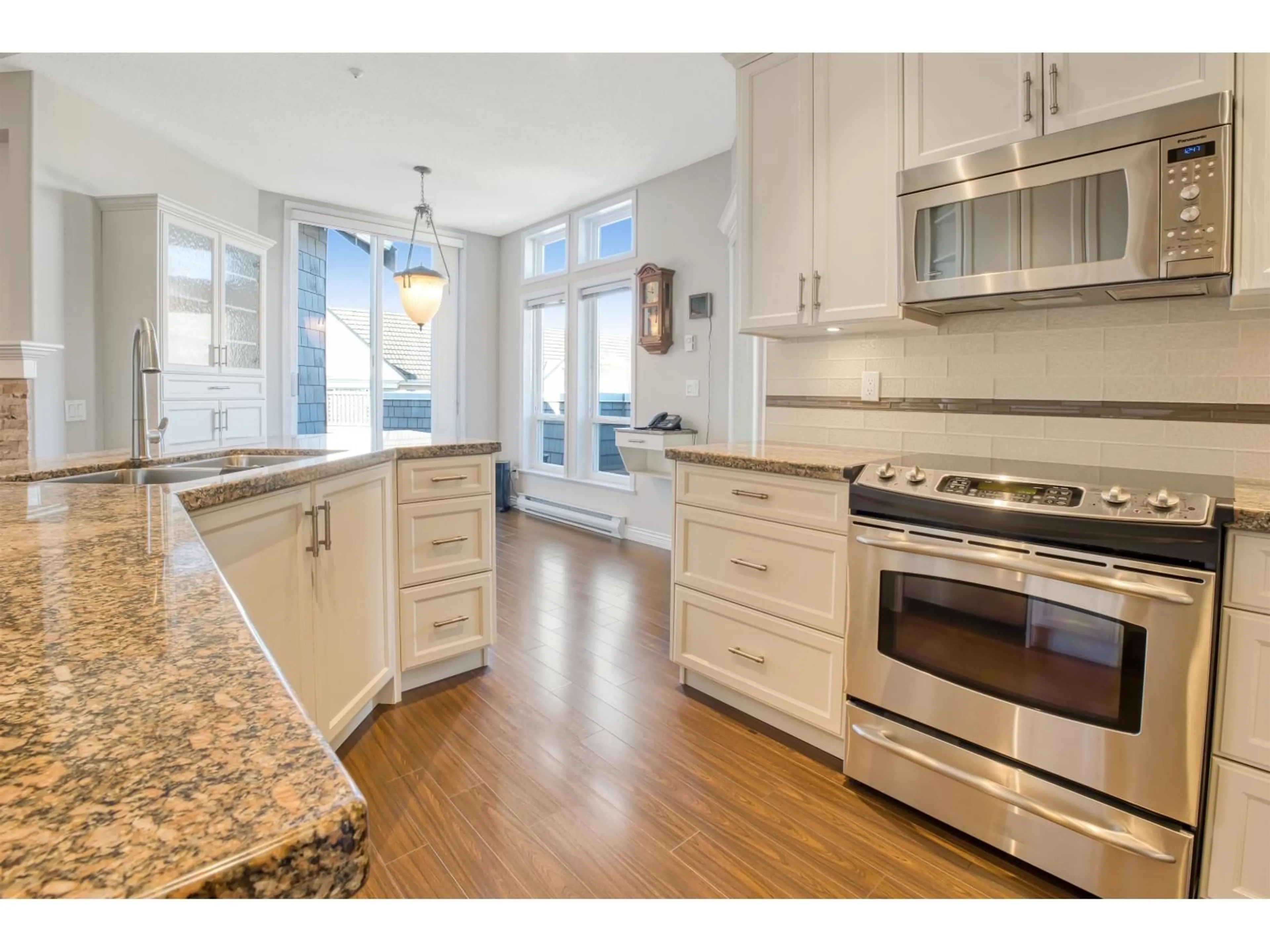 Open concept kitchen, unknown for 411 - 15555 16 AVENUE, Surrey British Columbia V4A1R7