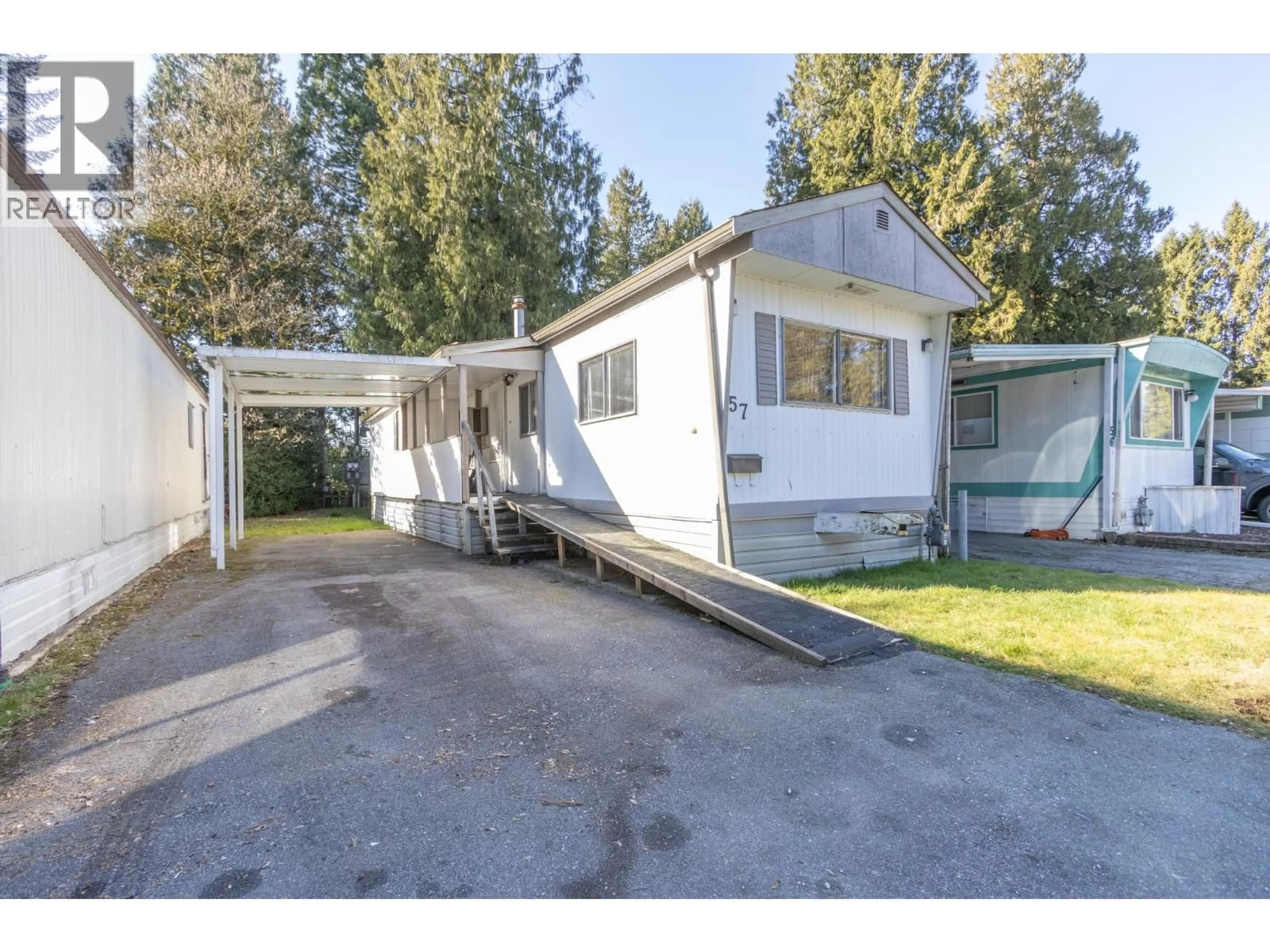 Home with vinyl exterior material, street for 57 - 21163 LOUGHEED HIGHWAY HIGHWAY, Maple Ridge British Columbia V2X2R4
