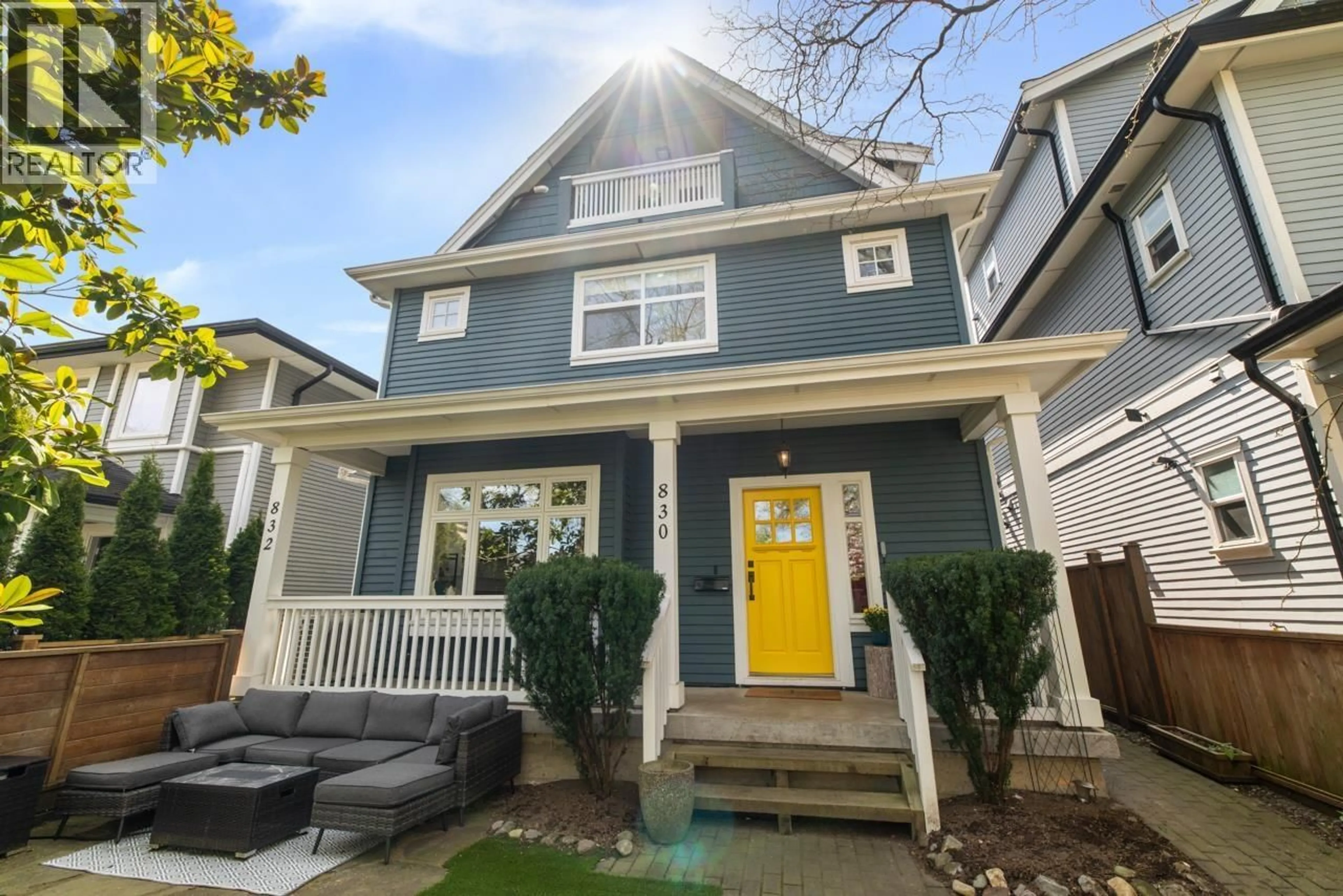 Home with vinyl exterior material, street for 830 10TH AVENUE, Vancouver British Columbia V5T2B1