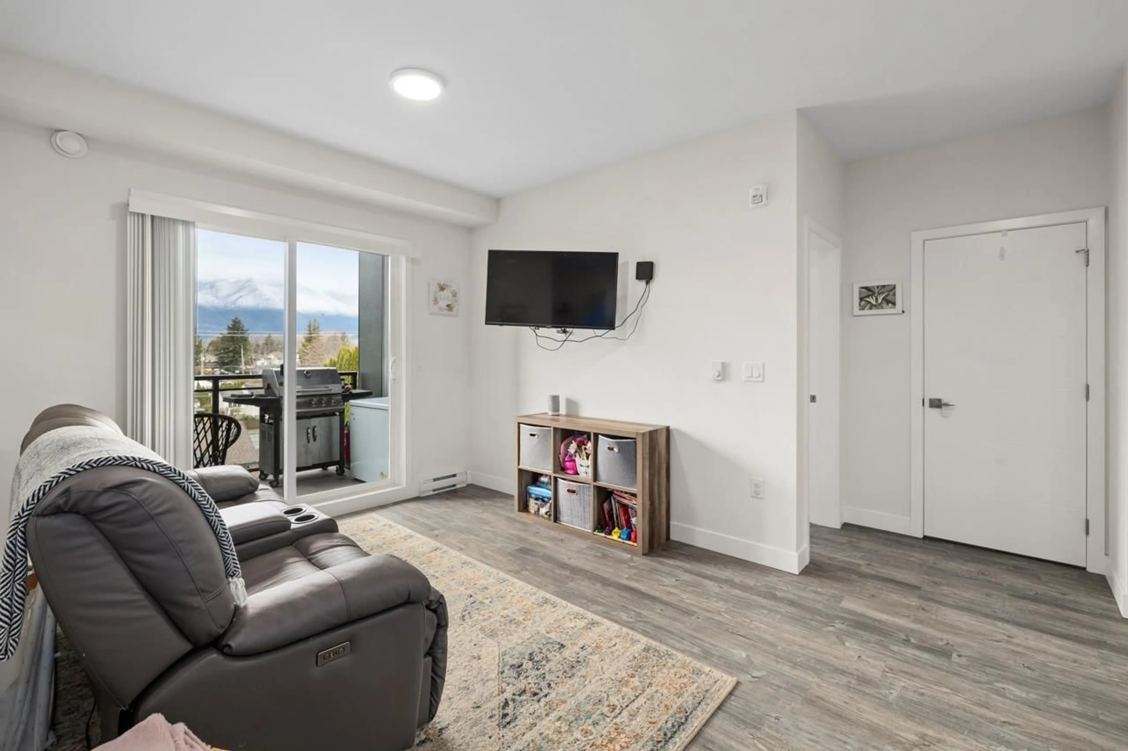 Living room with furniture, unknown for 309 - 9450 ROBSON STREET, Chilliwack British Columbia V2P4E4