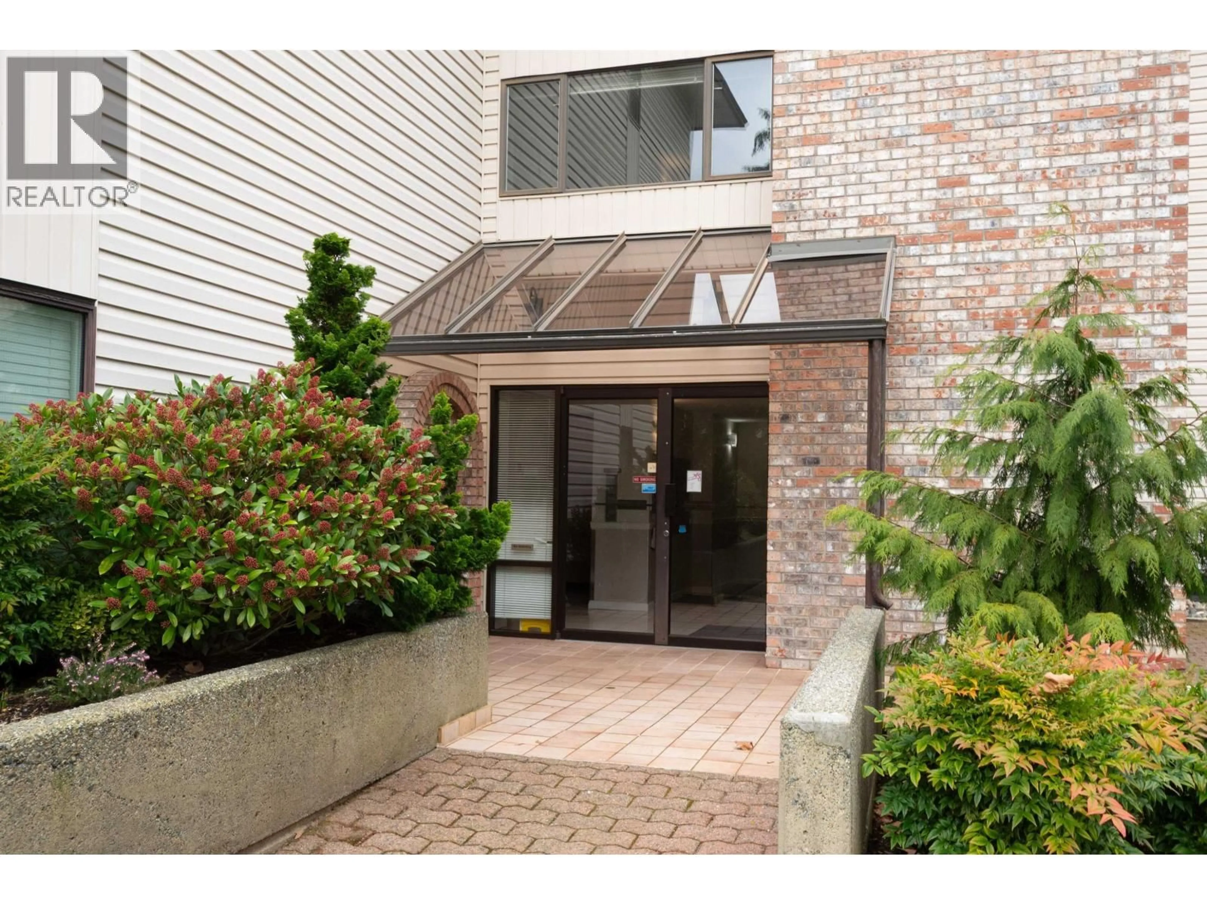 Indoor entryway for 107 - 1150 DUFFERIN STREET, Coquitlam British Columbia V3B7M8