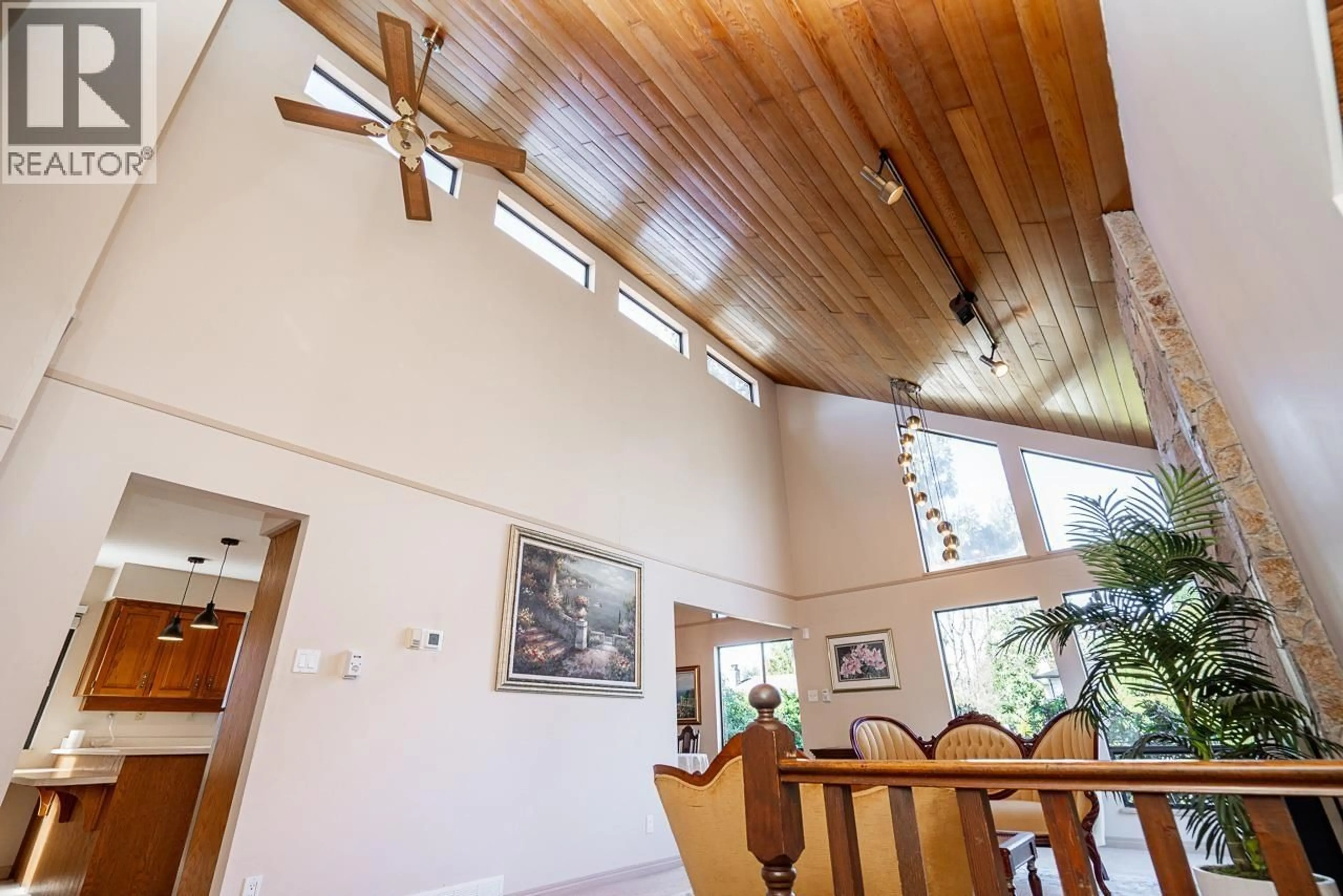 Indoor foyer for 21238 CUTLER PLACE, Maple Ridge British Columbia V2X8P7