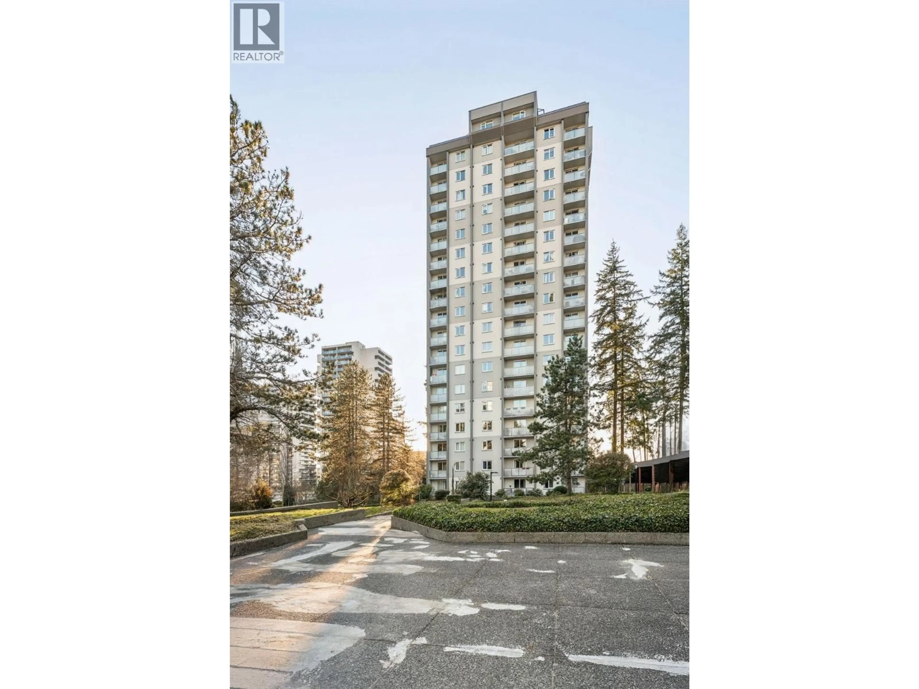 A pic from outside/outdoor area/front of a property/back of a property/a pic from drone, street for 1005 - 9541 ERICKSON DRIVE, Burnaby British Columbia V3J7N8
