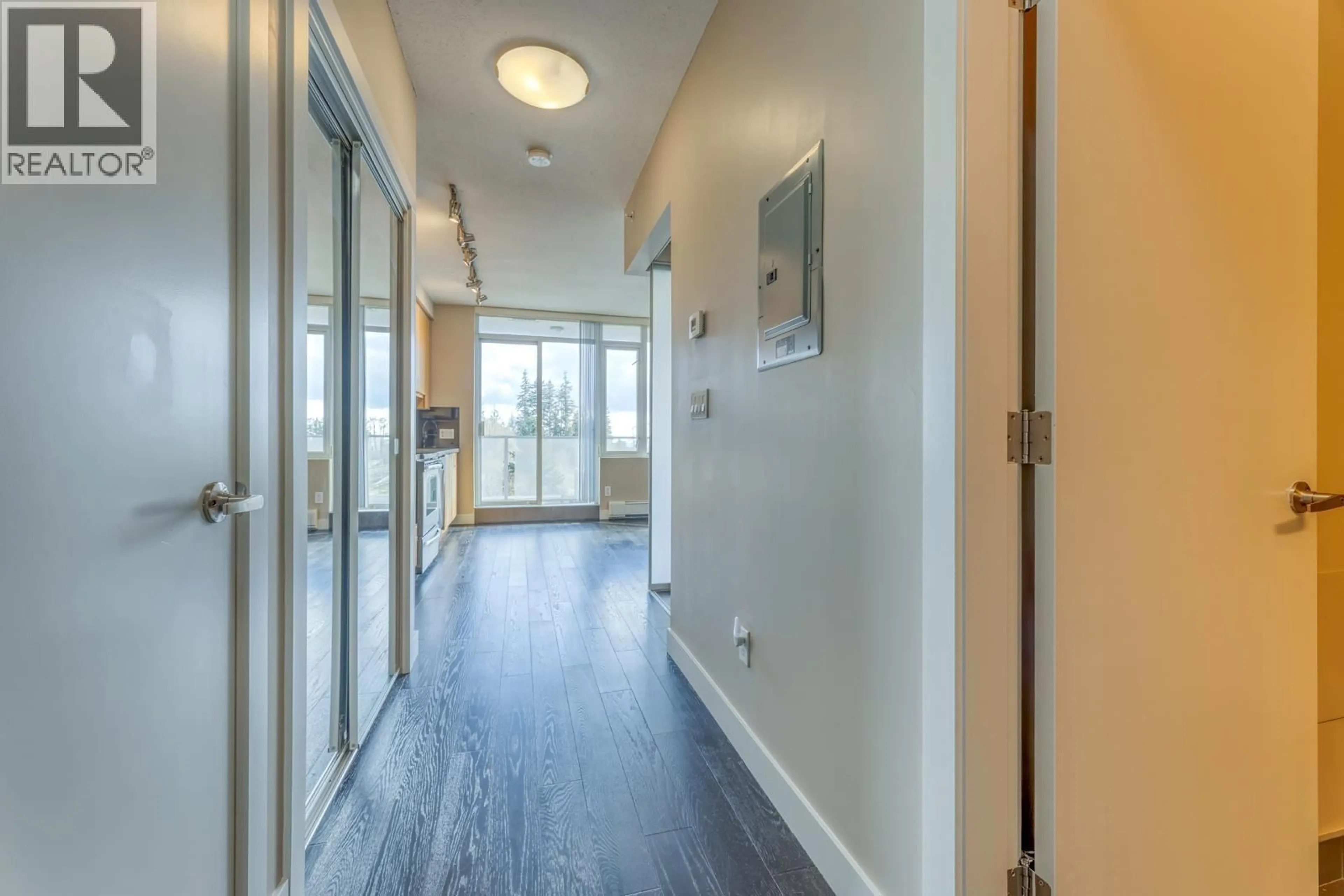 Indoor entryway for 507 - 9025 HIGHLAND COURT, Burnaby British Columbia V5A0A8