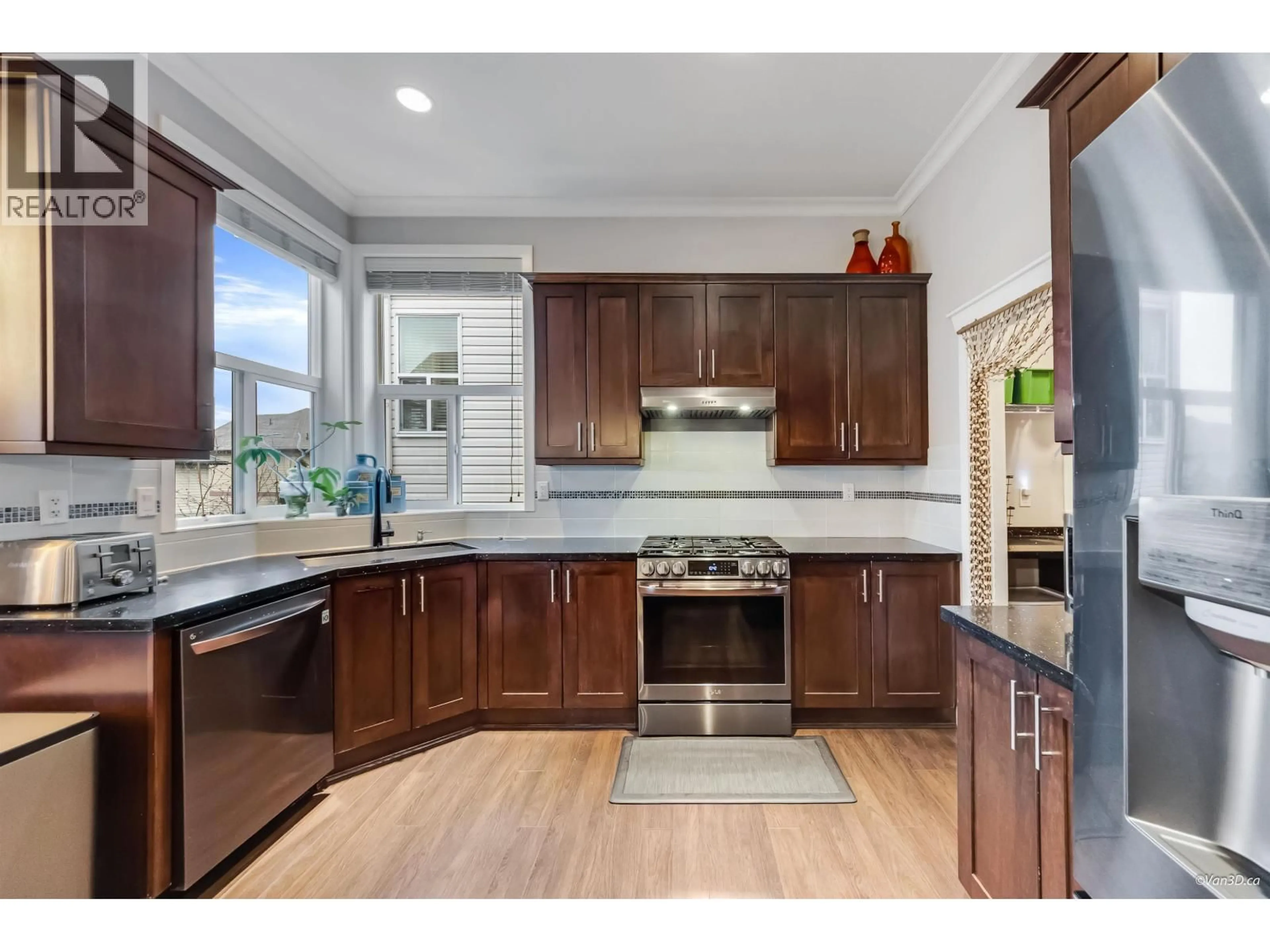 Open concept kitchen, unknown for 1318 FIFESHIRE STREET, Coquitlam British Columbia V3E0C8