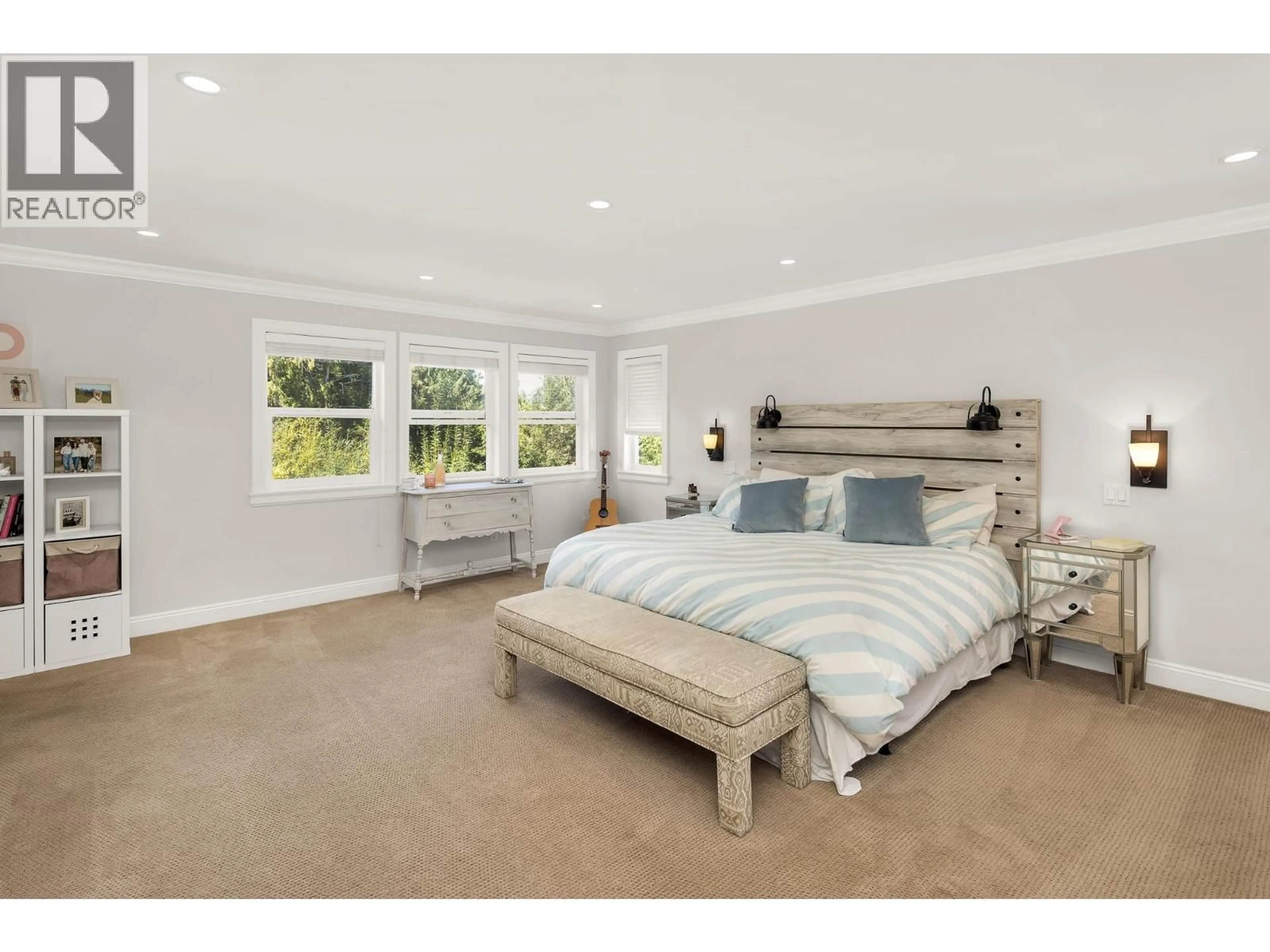 Bedroom with bed, unknown for 1020 JAY CRESCENT, Squamish British Columbia V8B0P2