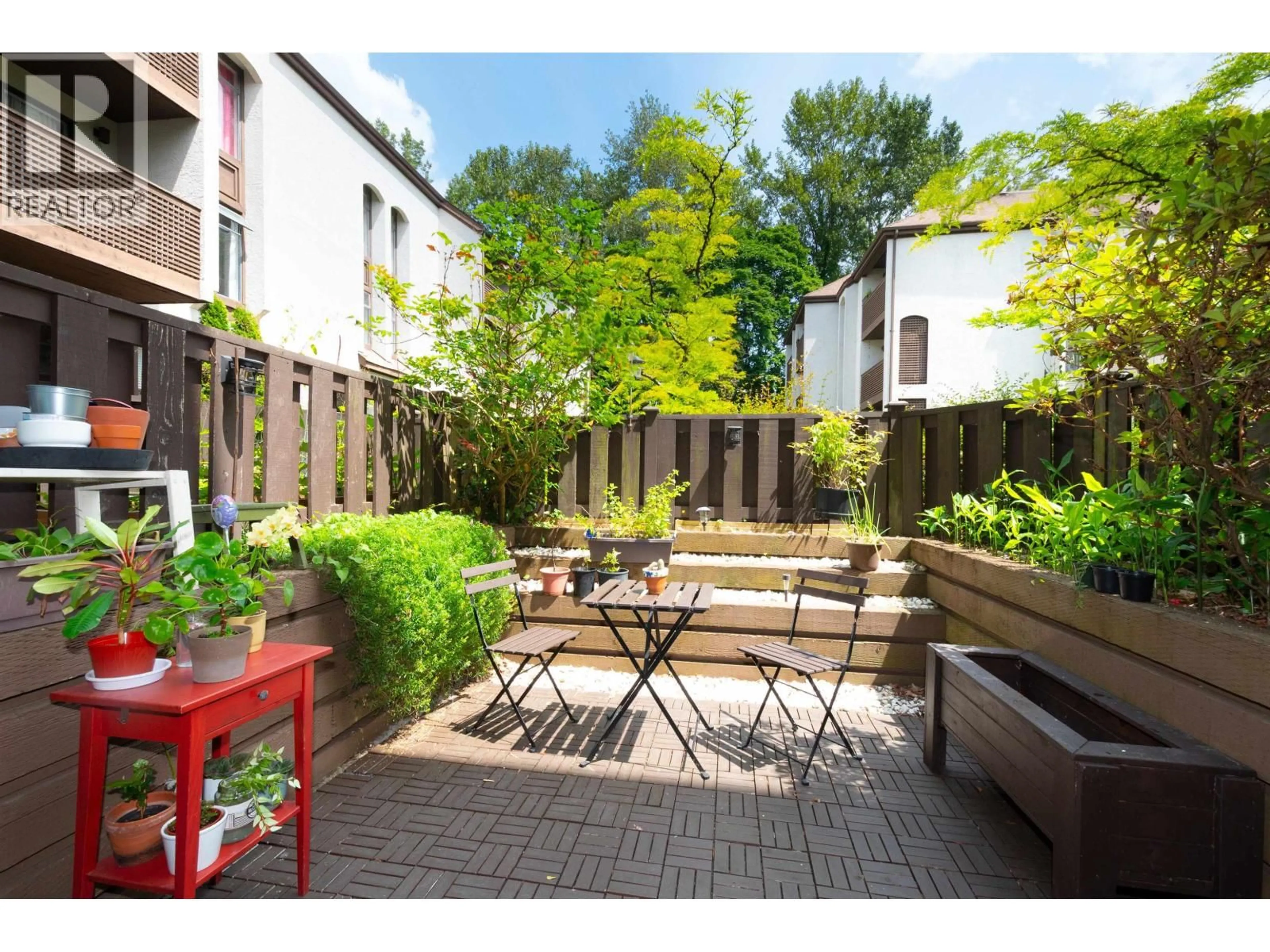 Patio, street for 8 - 385 GINGER DRIVE, New Westminster British Columbia V3L5L6