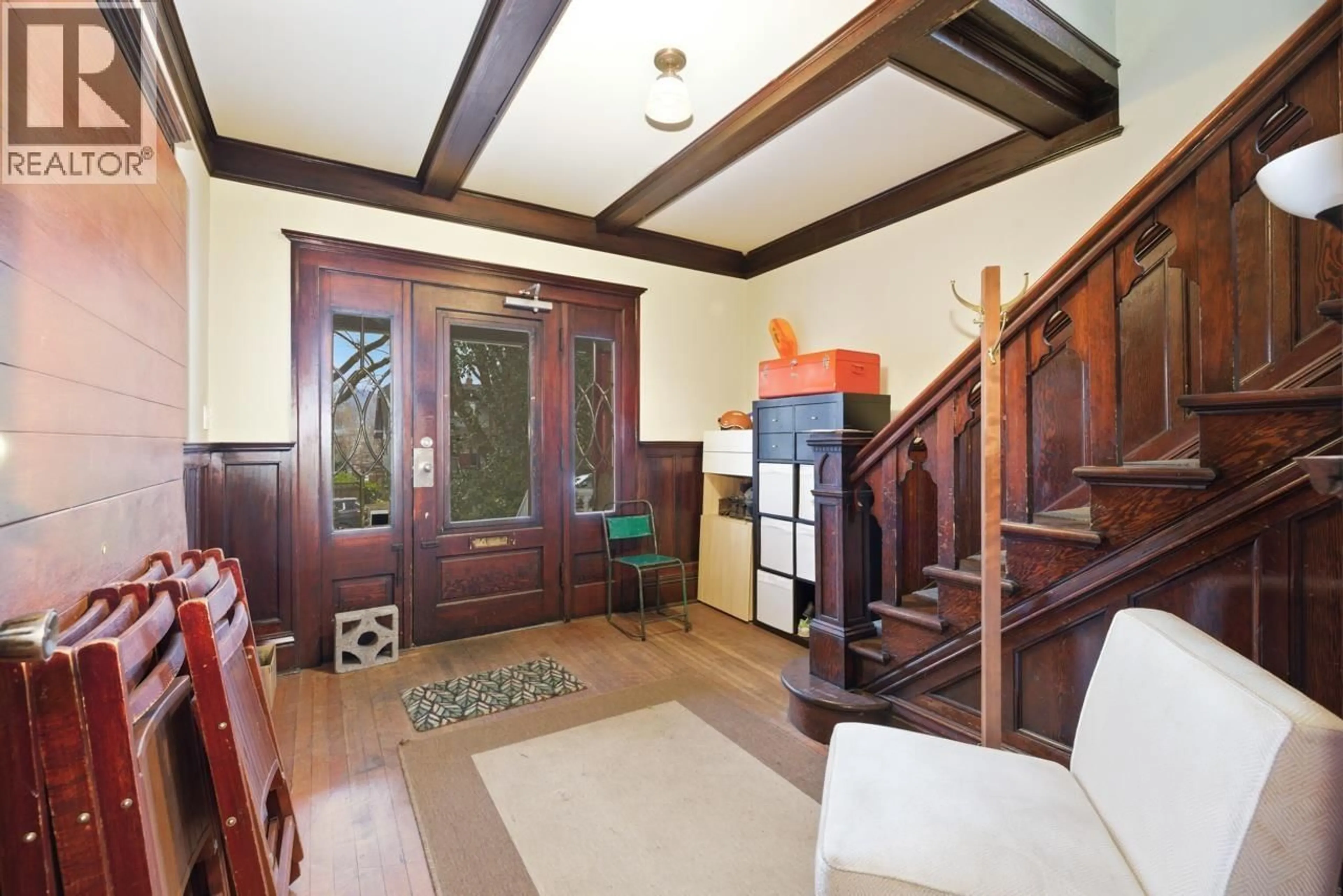 Indoor foyer for 1758 VENABLES STREET, Vancouver British Columbia V5L2H4