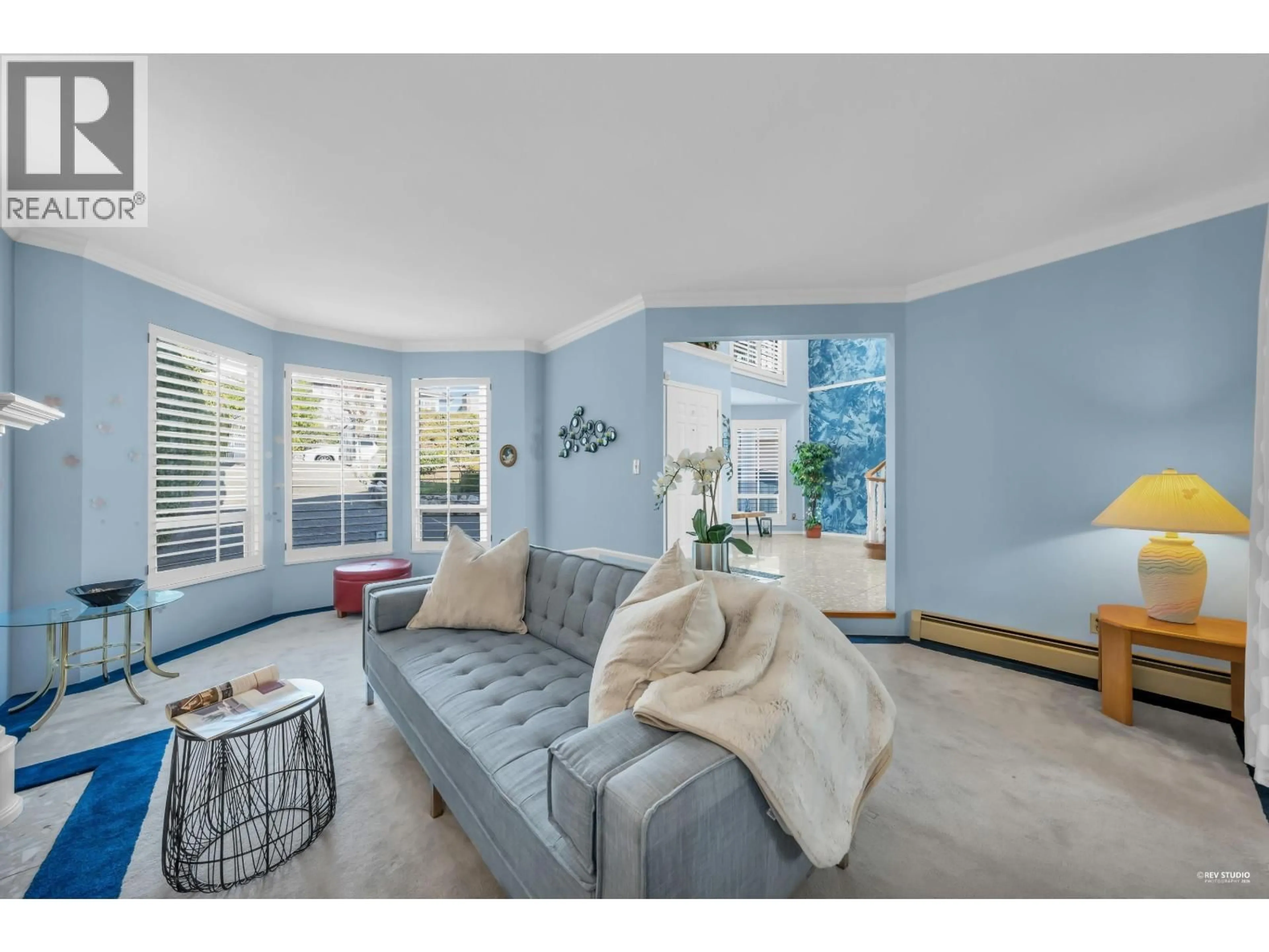 Living room with furniture, unknown for 5110 MCKEE STREET, Burnaby British Columbia V5J2T4