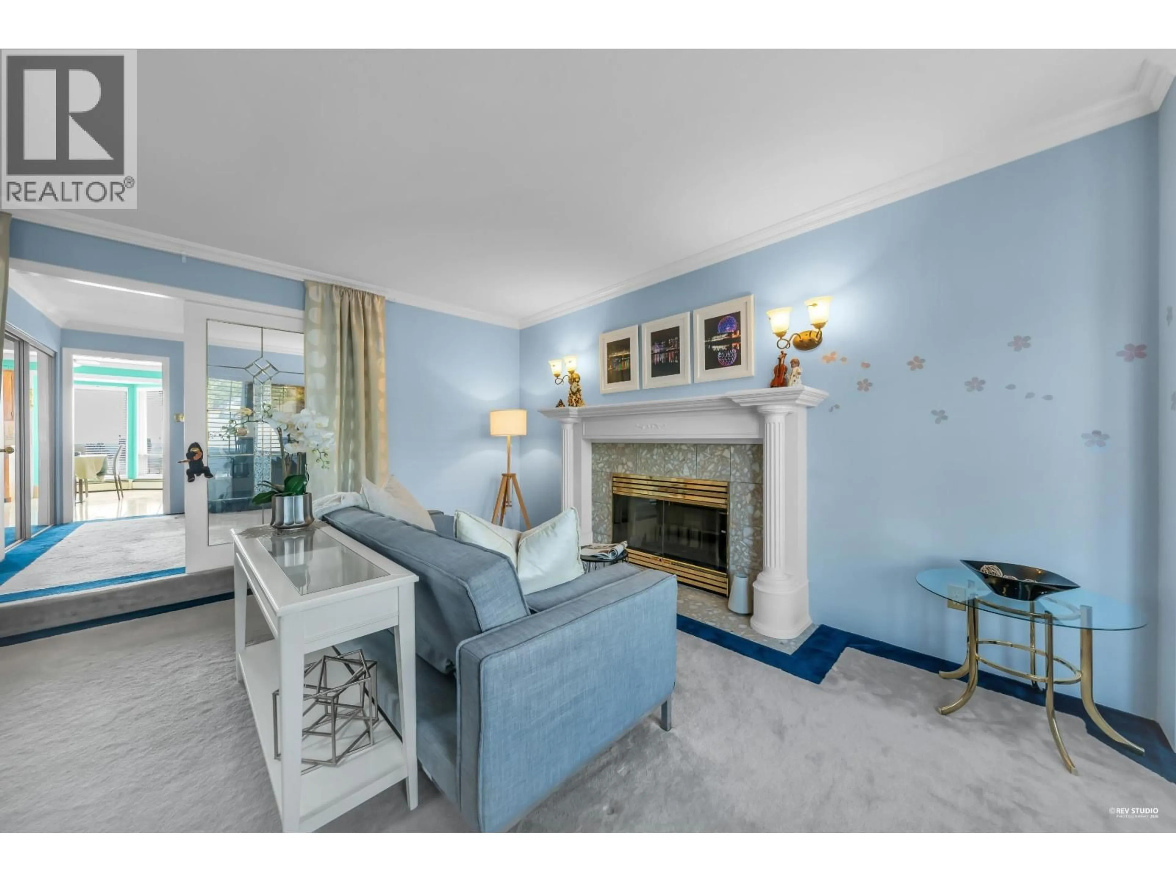 Living room with furniture, unknown for 5110 MCKEE STREET, Burnaby British Columbia V5J2T4