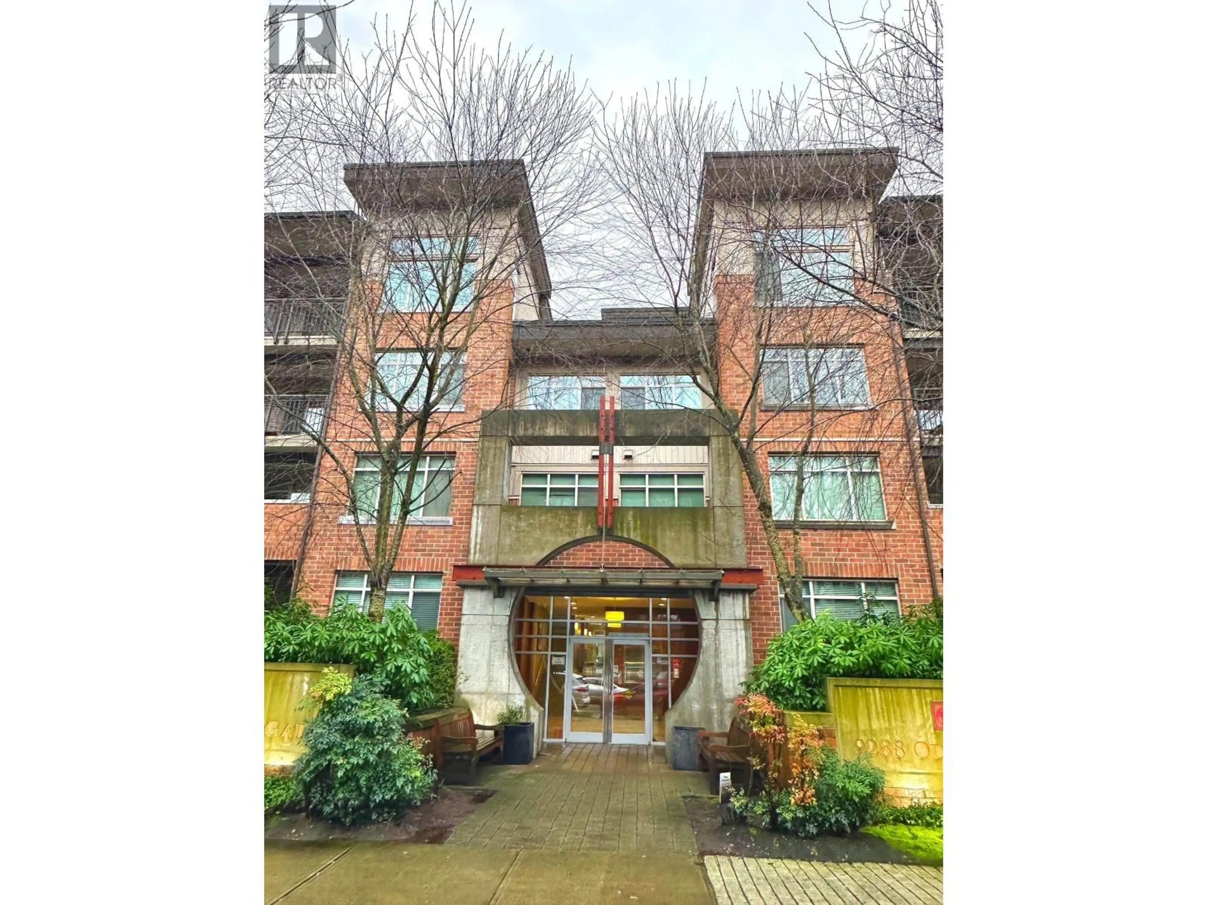 Indoor foyer for 119 - 9288 ODLIN ROAD, Richmond British Columbia V6X0C3