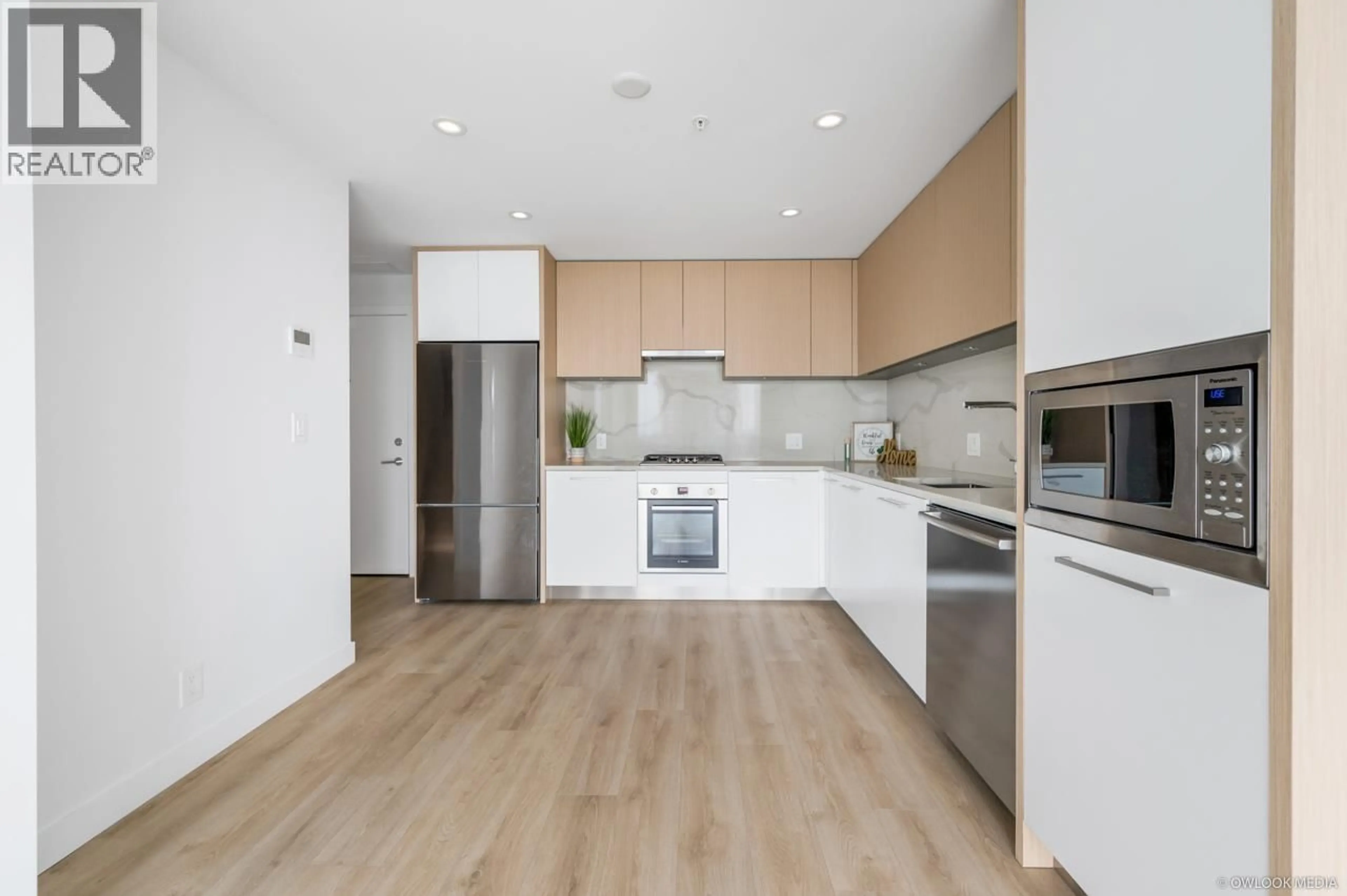 Unknown for 2607 - 567 CLARKE ROAD, Coquitlam British Columbia V3J0K7